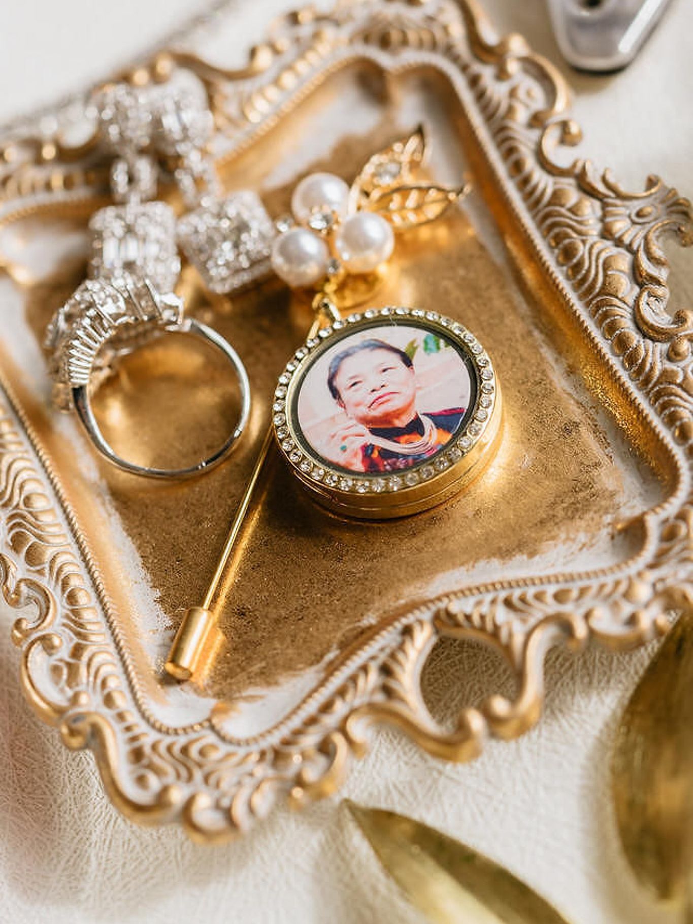 2024-02/VENUE_BY_THREE_PETALS_HUNTINGTON_BEACH_CALIFORNIA_WEDDING_PHOTOGRAPHY_ANH&ALAN_ENCOR_STUDIO_C1-03.jpg