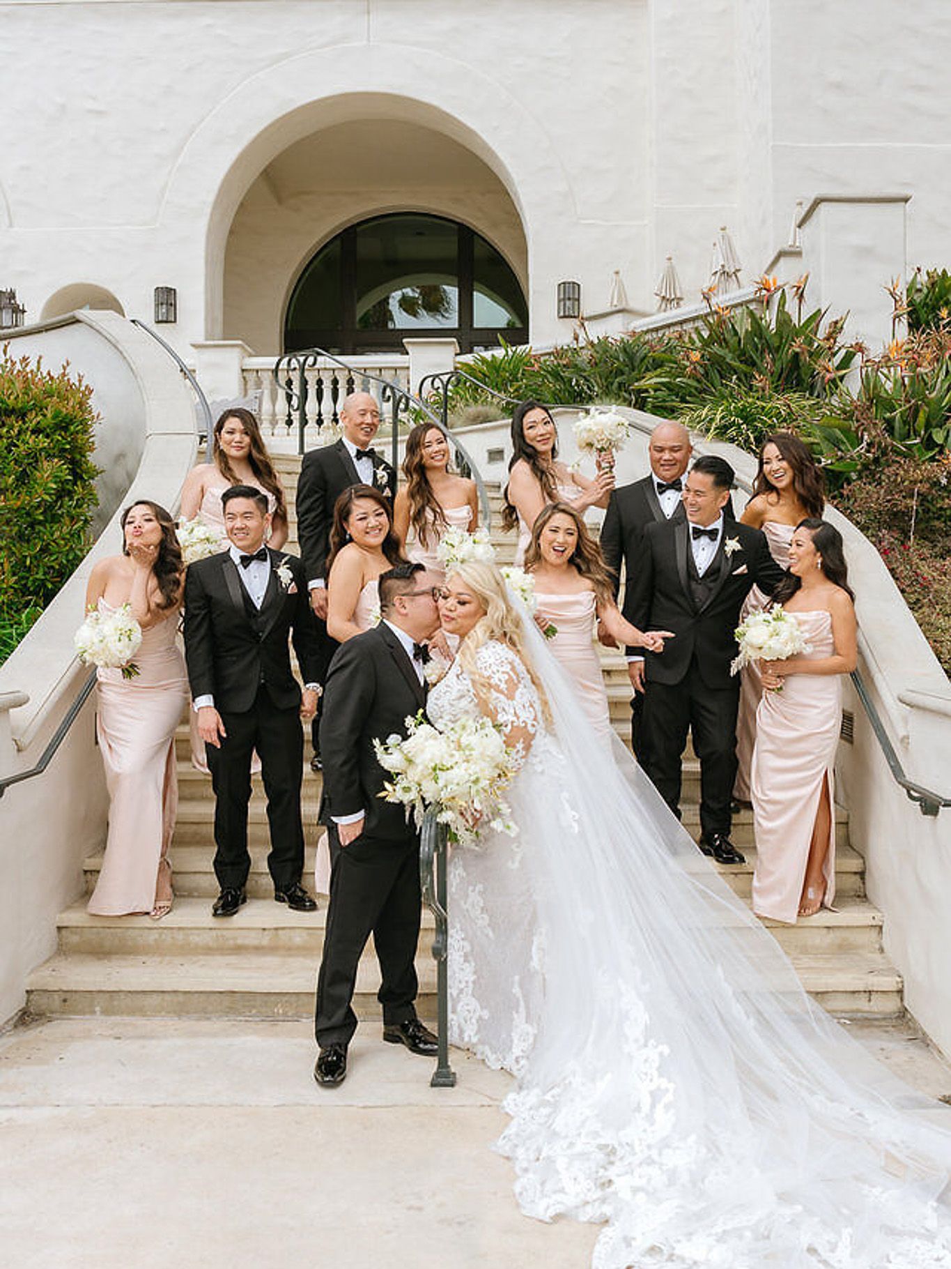 2024-02/VENUE_BY_THREE_PETALS_HUNTINGTON_BEACH_CALIFORNIA_WEDDING_PHOTOGRAPHY_ANH&ALAN_ENCOR_STUDIO_C1-425.jpg