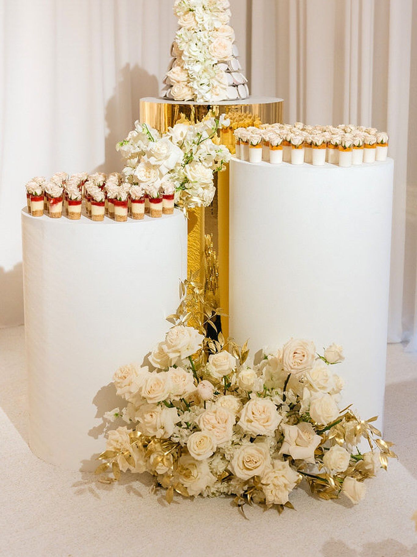 2024-02/VENUE_BY_THREE_PETALS_HUNTINGTON_BEACH_CALIFORNIA_WEDDING_PHOTOGRAPHY_ANH&ALAN_ENCOR_STUDIO_C2-250.jpg