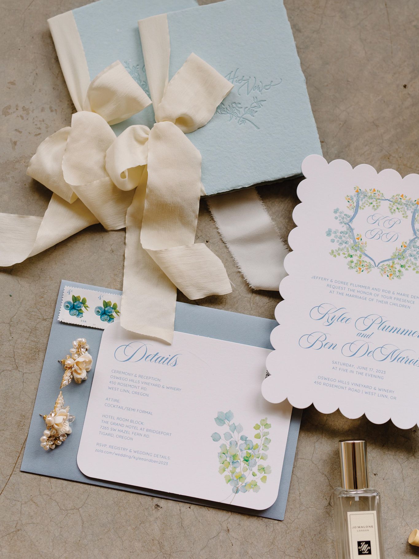 2024-07/Dusty Blue Wedding at Oswego Hills Winery-KMT Photos-8.jpg