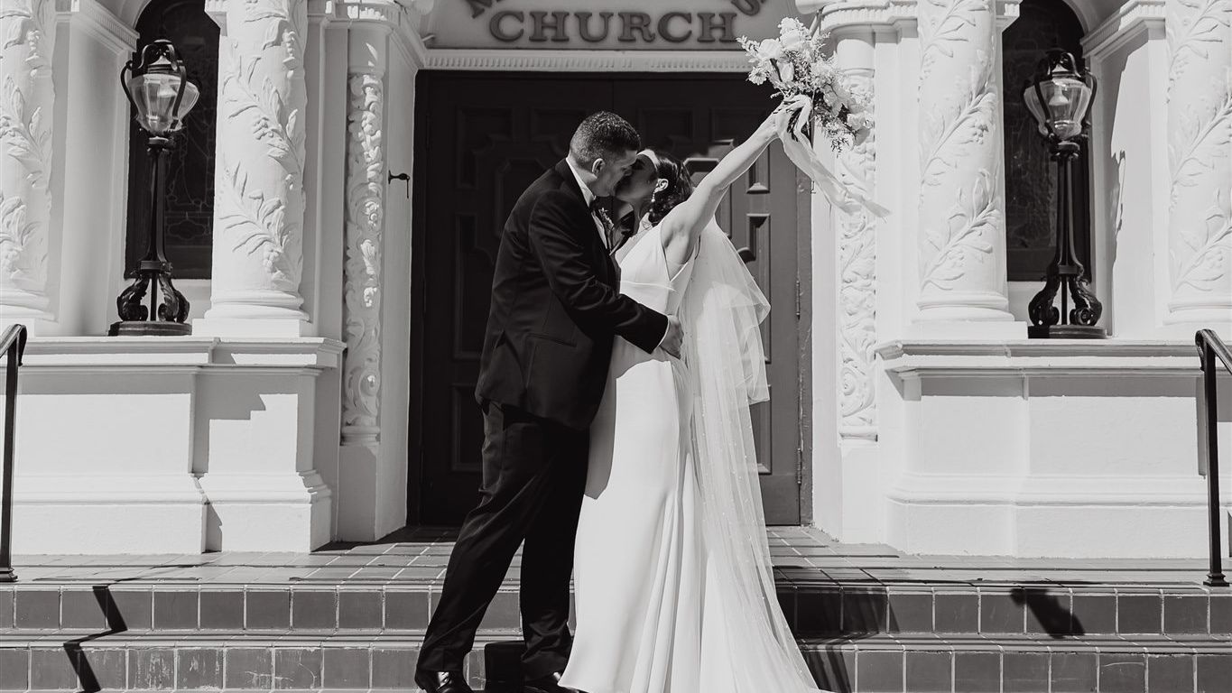 2023-10/Wombles_Nella-Terra-Wedding_Hannah-Berglund-Photography_Church-Portraits-36.jpg