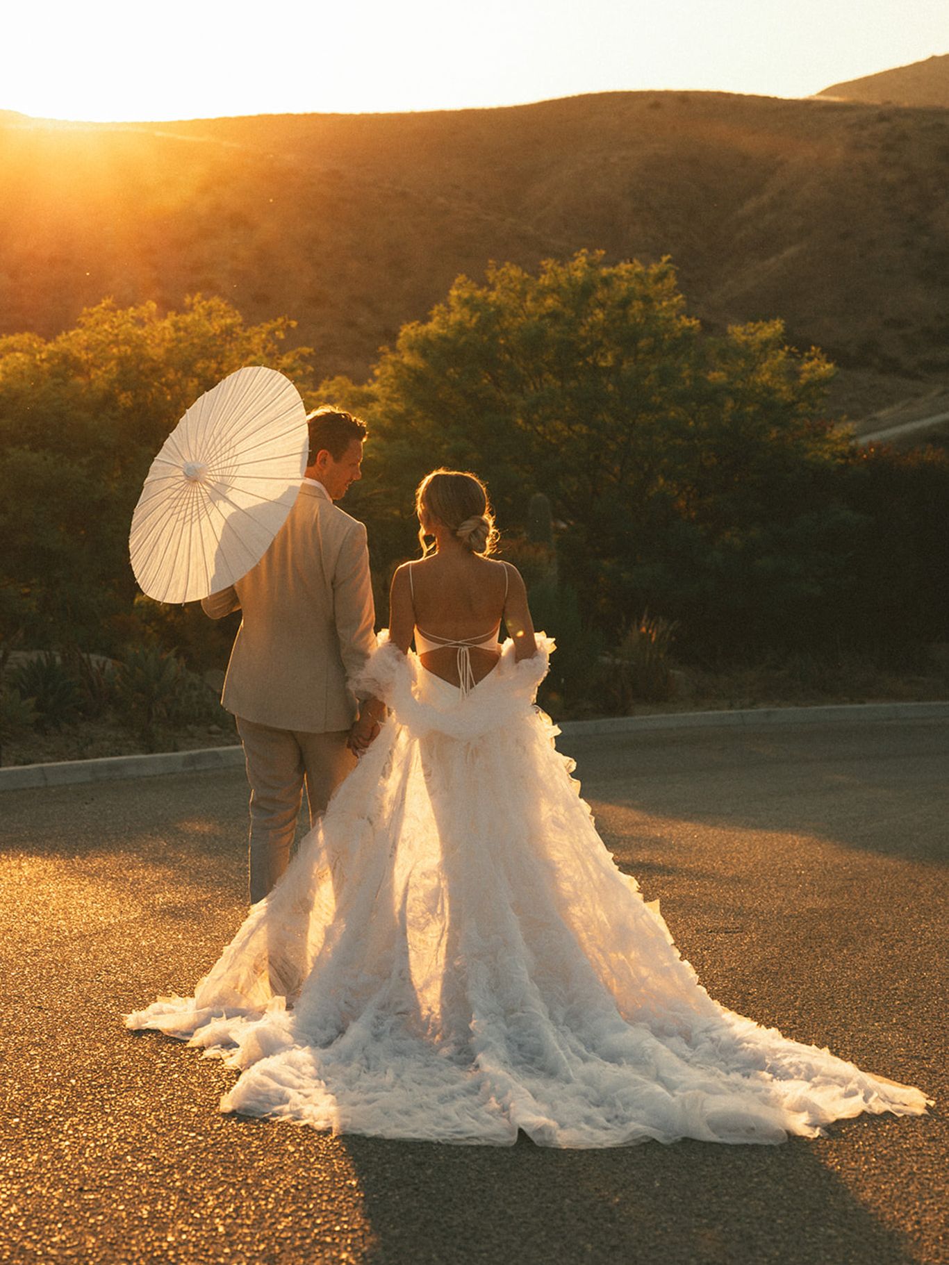 2023-09/hummingbird-nest-ranch-los-angeles-california-romantic-modern-wedding-film-timeless-887_0.jpg