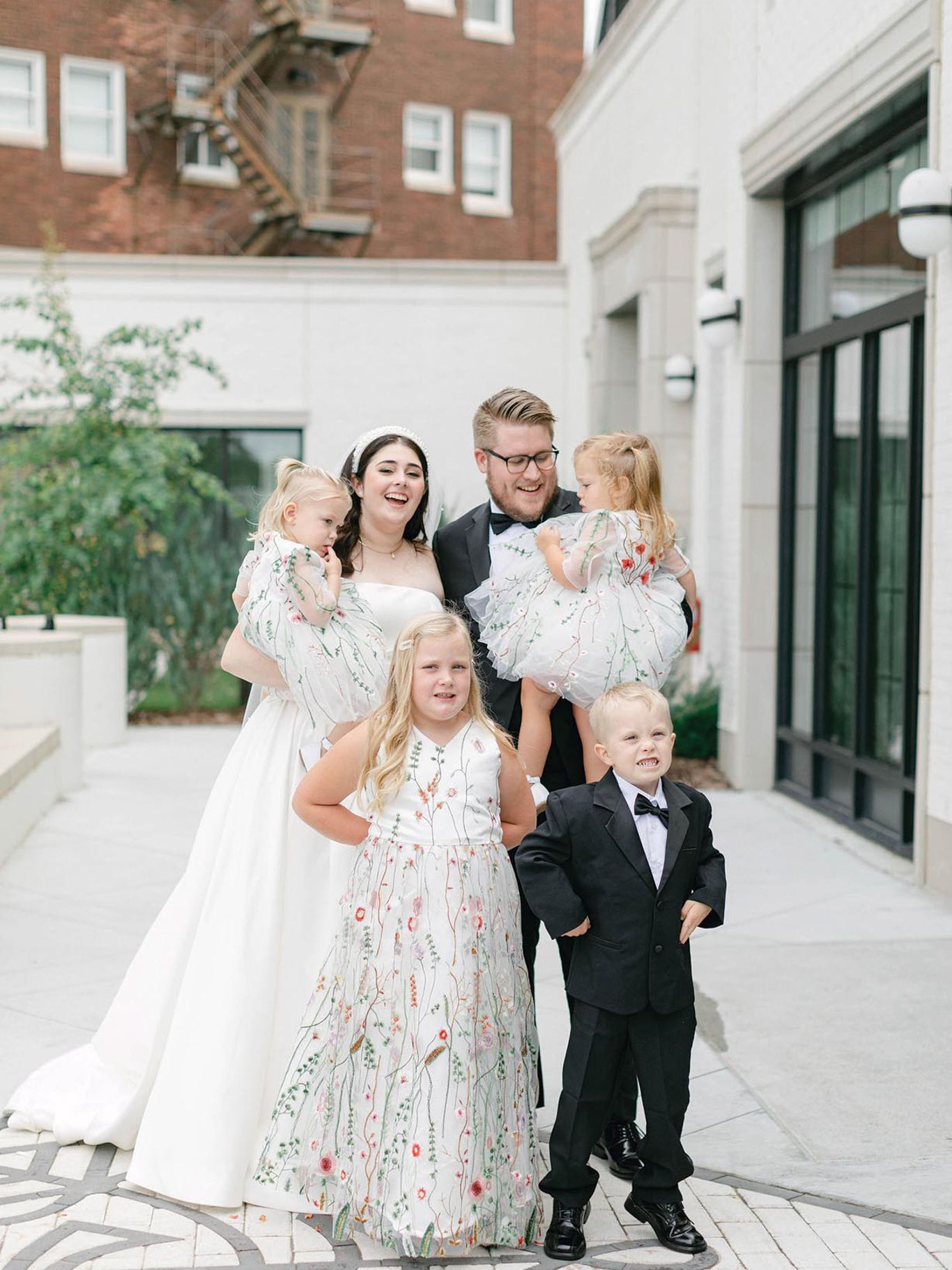 2023-09/maddianddylanwedding-91722-samaremanphoto127661 (1).jpg