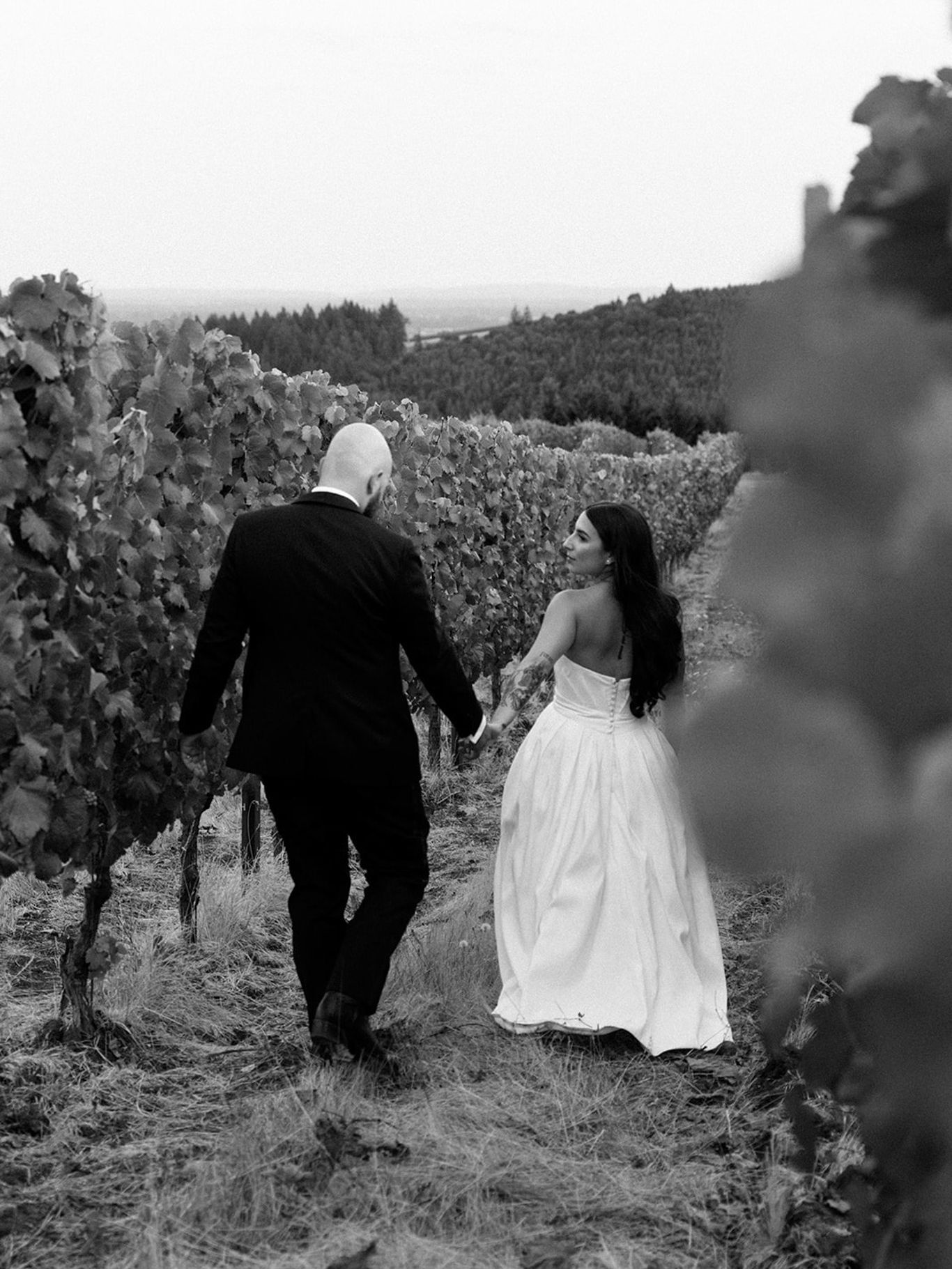 2024-01/black-walnut-vineyard-wedding-andrea-jon567b.jpg