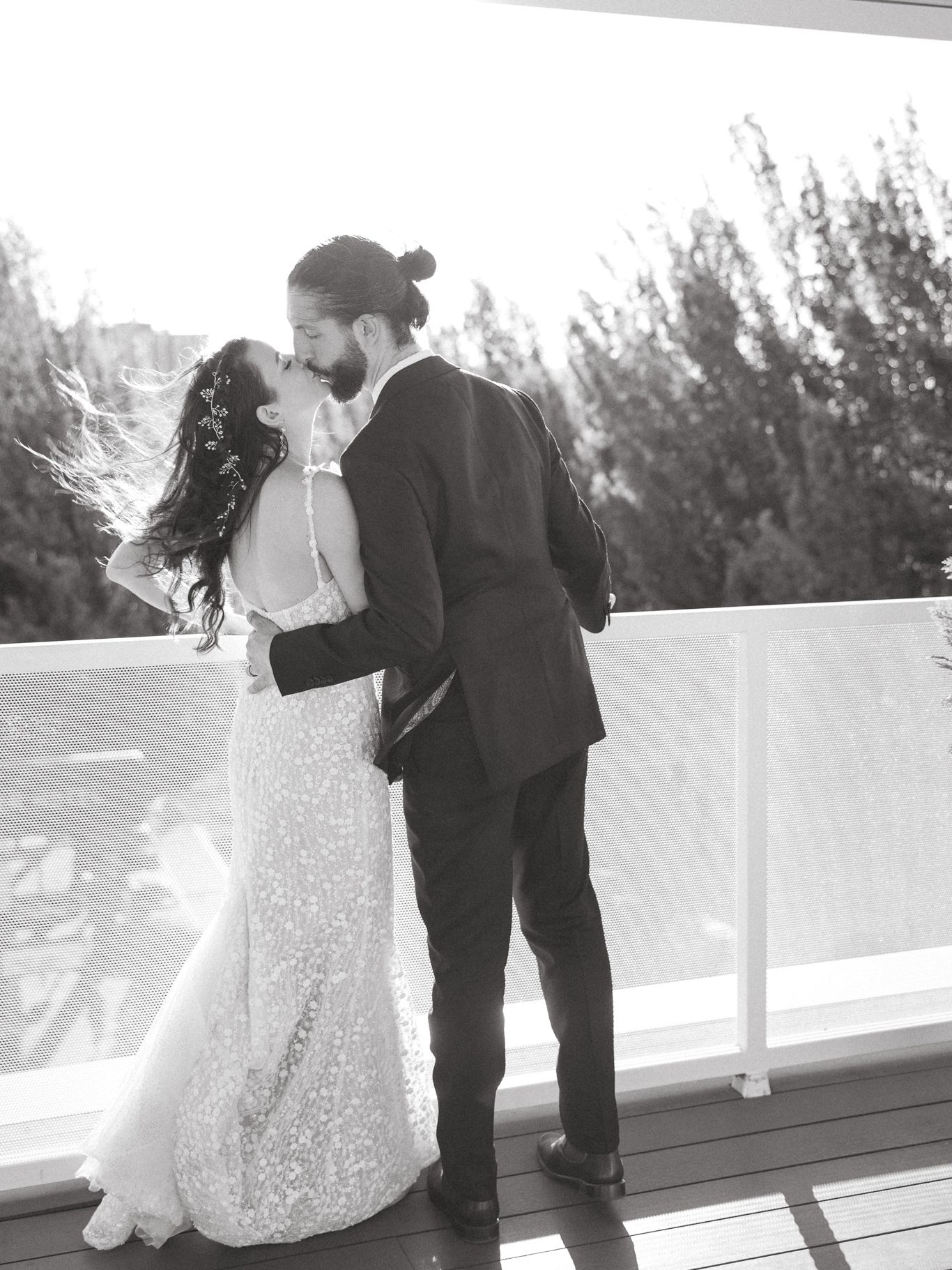 2024-01/pink_disco_oregon_wedding_mylaliphotos-760.jpg