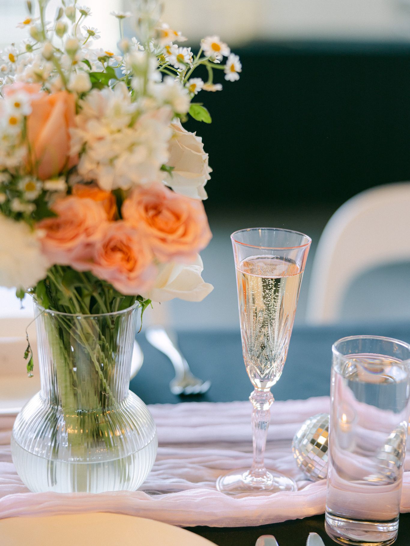 2024-01/pink_disco_oregon_wedding_mylaliphotos-423.jpg