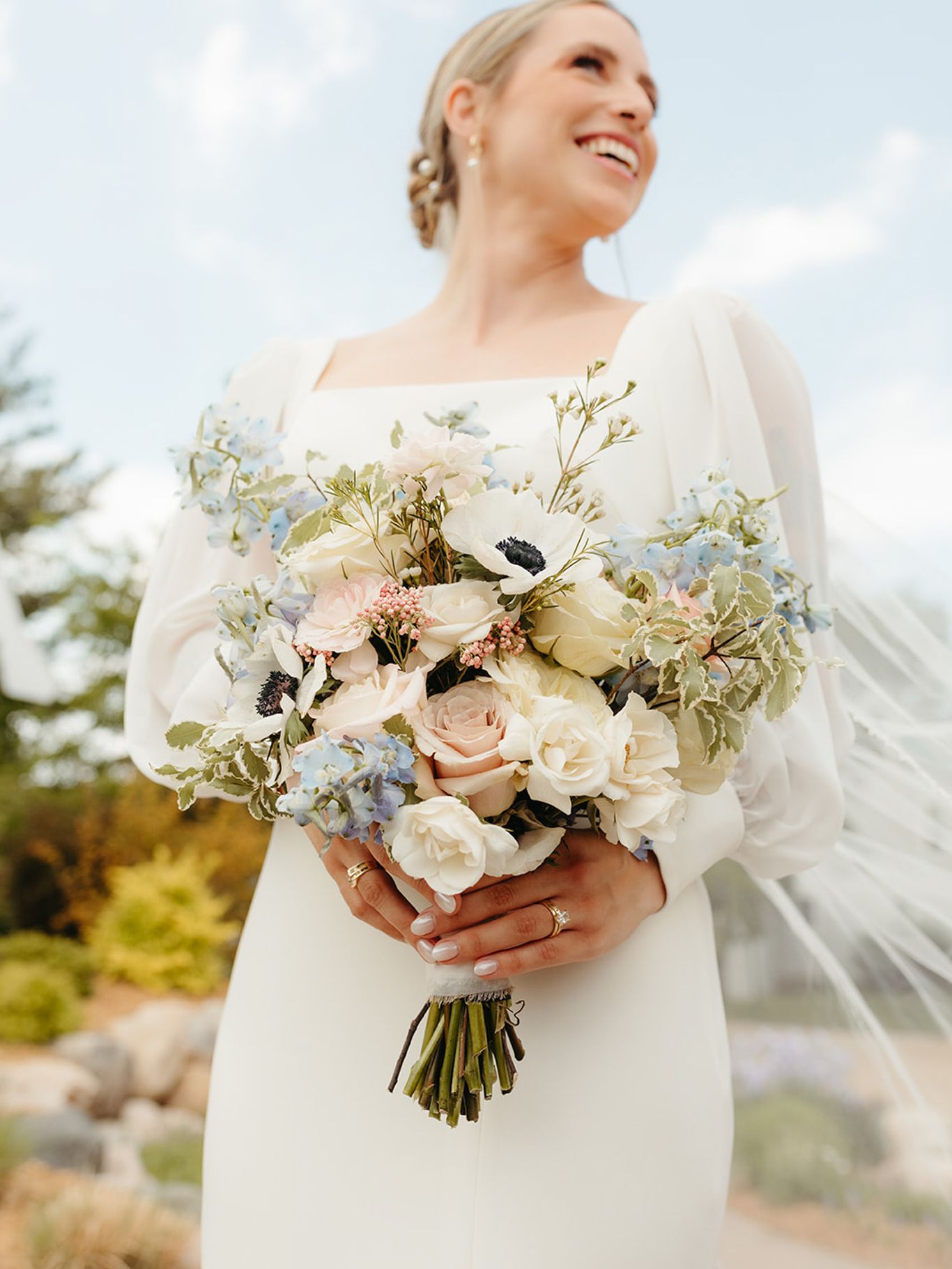 2024-01/gathered-oaks-minnesota-summer-wedding-bridals-27.jpg