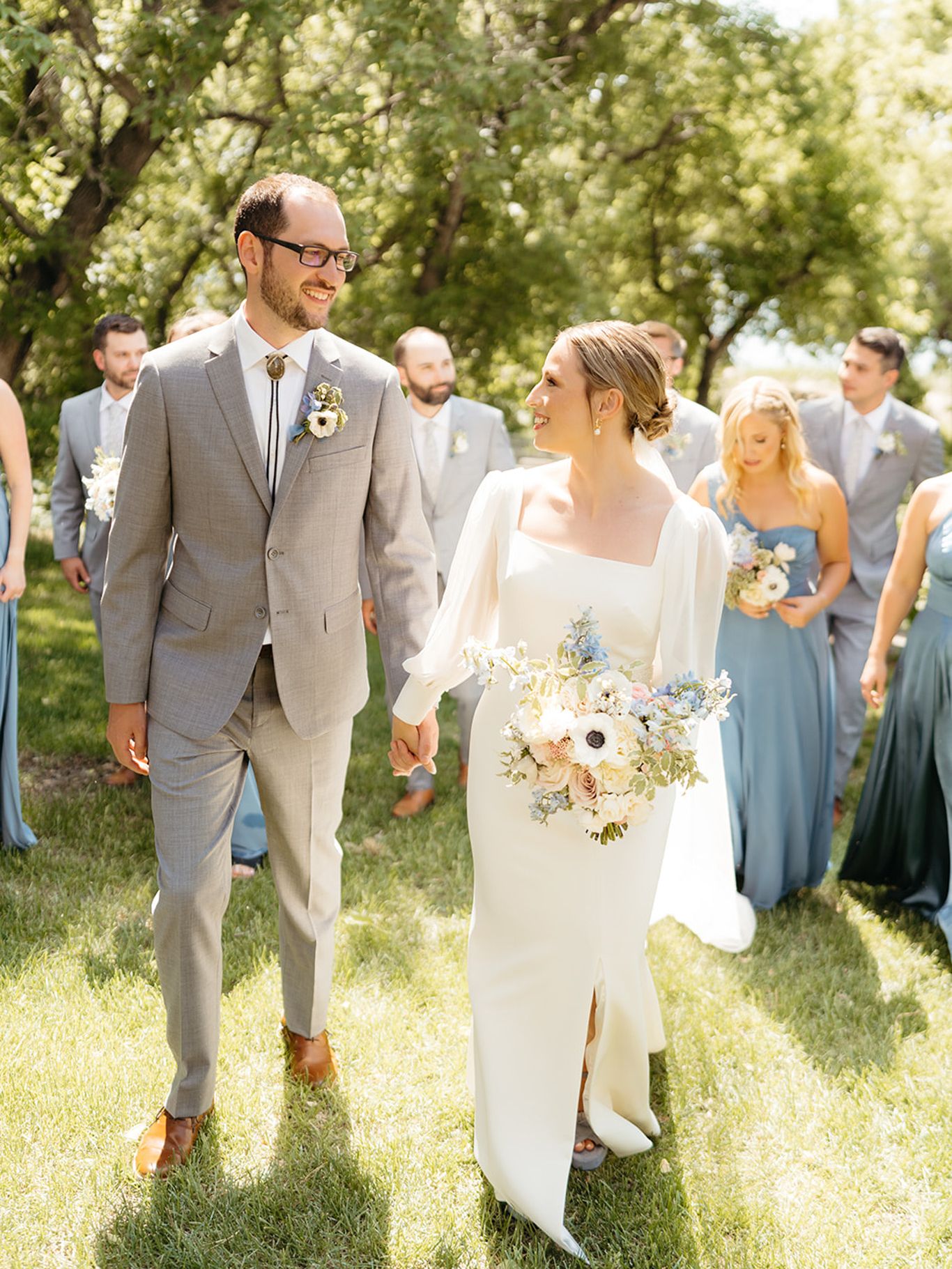 2024-01/gathered-oaks-minnesota-summer-wedding-bridal-party-112.jpg