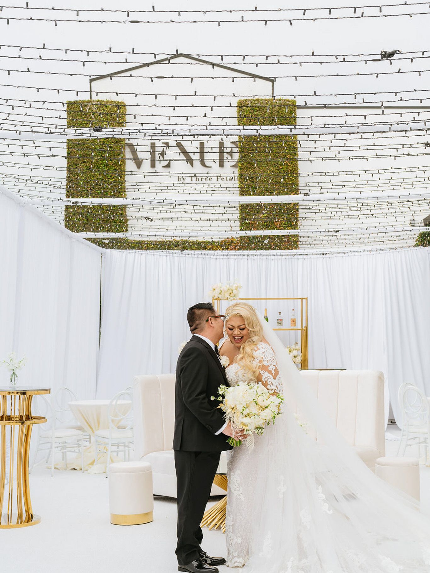 2024-02/VENUE_BY_THREE_PETALS_HUNTINGTON_BEACH_CALIFORNIA_WEDDING_PHOTOGRAPHY_ANH&ALAN_ENCOR_STUDIO_C1-500.jpg