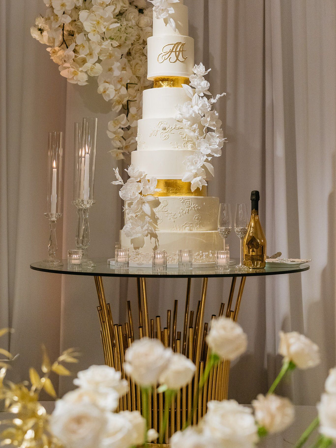 2024-02/VENUE_BY_THREE_PETALS_HUNTINGTON_BEACH_CALIFORNIA_WEDDING_PHOTOGRAPHY_ANH&ALAN_ENCOR_STUDIO_C2-352.jpg