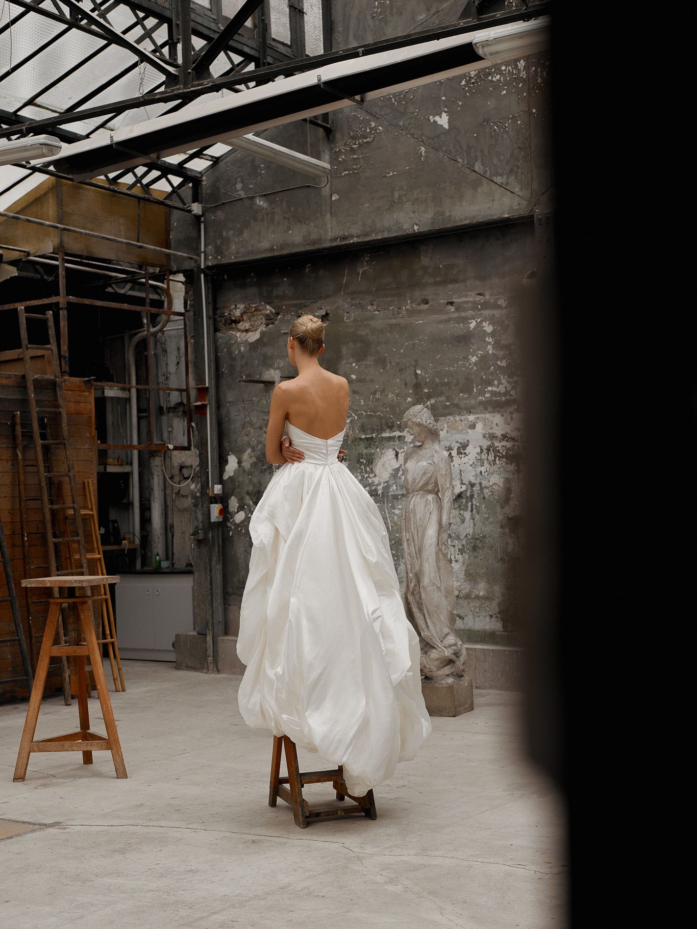 2024-04/Dana Harel_Bridal Spring 2025_Elle 2.jpg
