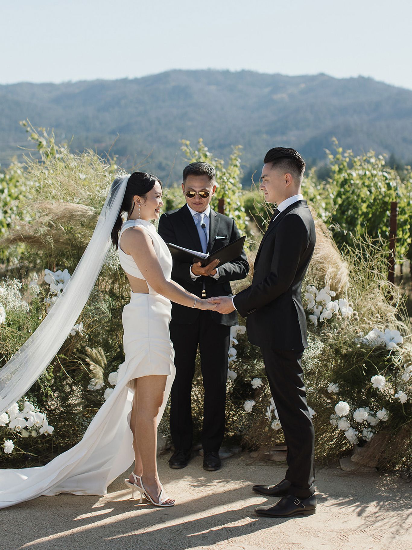 2024-06/S&D-27_couple at ceremony.jpg