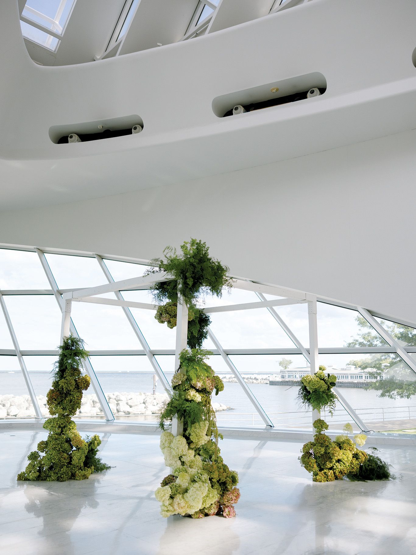 2026-08/Summer Wedding at The Milwaukee Art Museum - L+A_WLP-9289.jpg