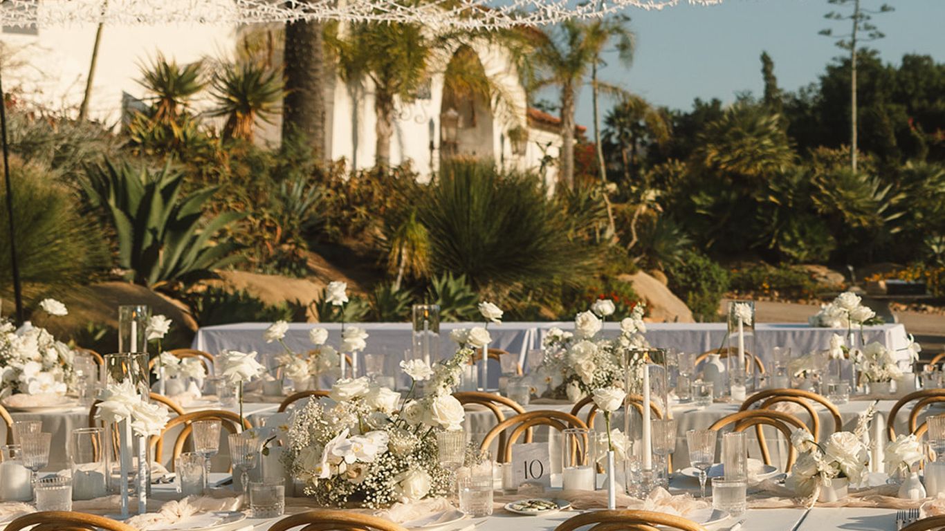 2023-09/los-angeles-hummingbird-nest-ranch-wedding-jessica-samson-reinhart-california-88.jpg