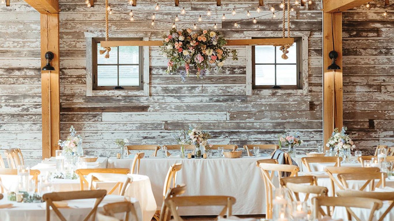 2024-01/gathered-oaks-minnesota-summer-wedding-reception-61.jpg