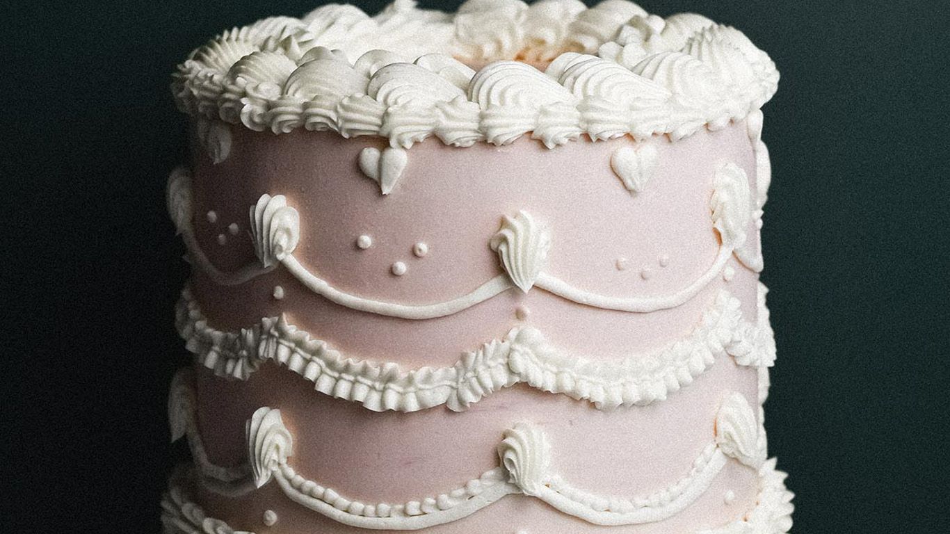 2024-01/VintageCake_2.jpg