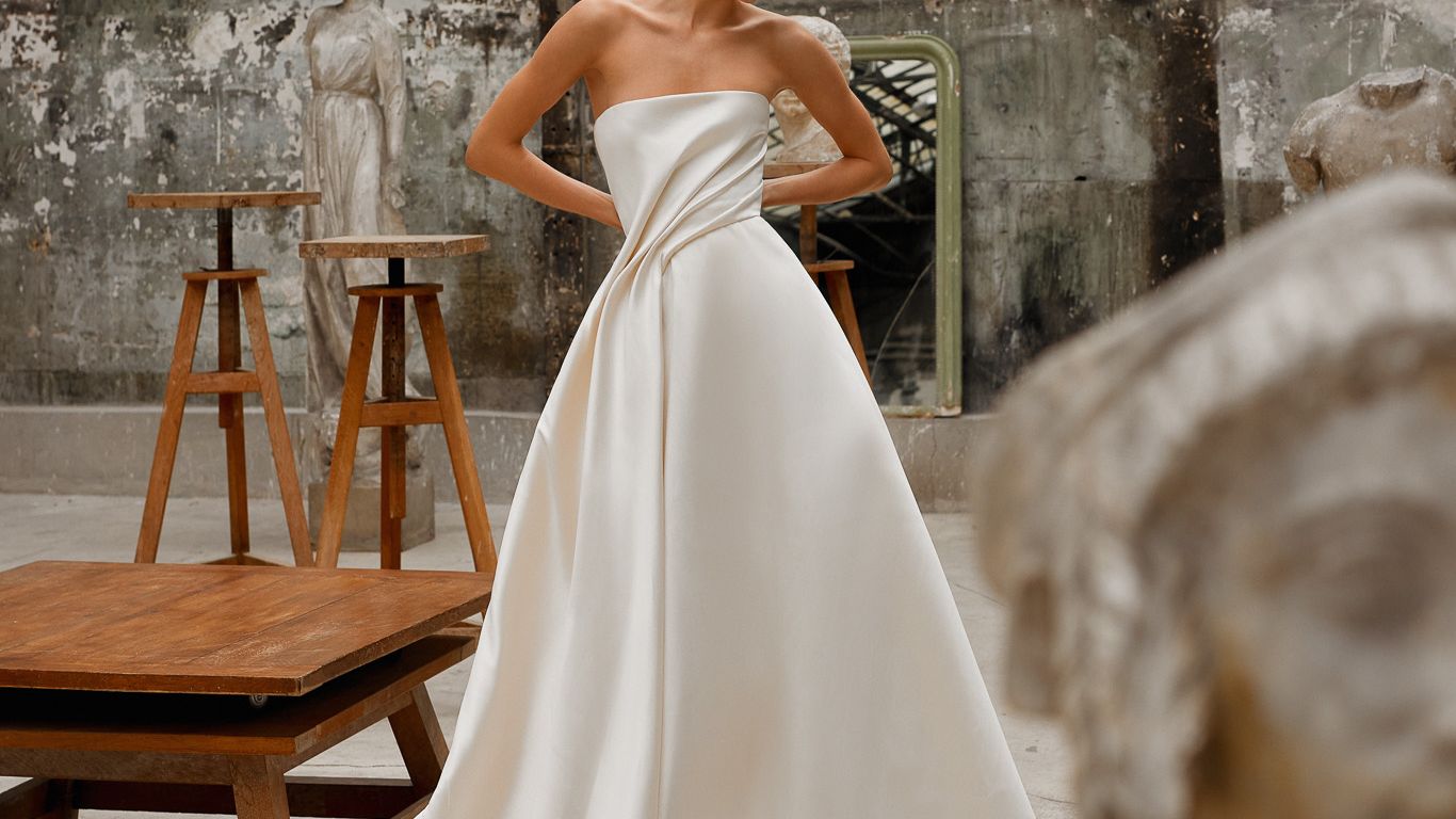 2024-04/Dana Harel_Bridal Spring 2025_Amelia 2.jpg
