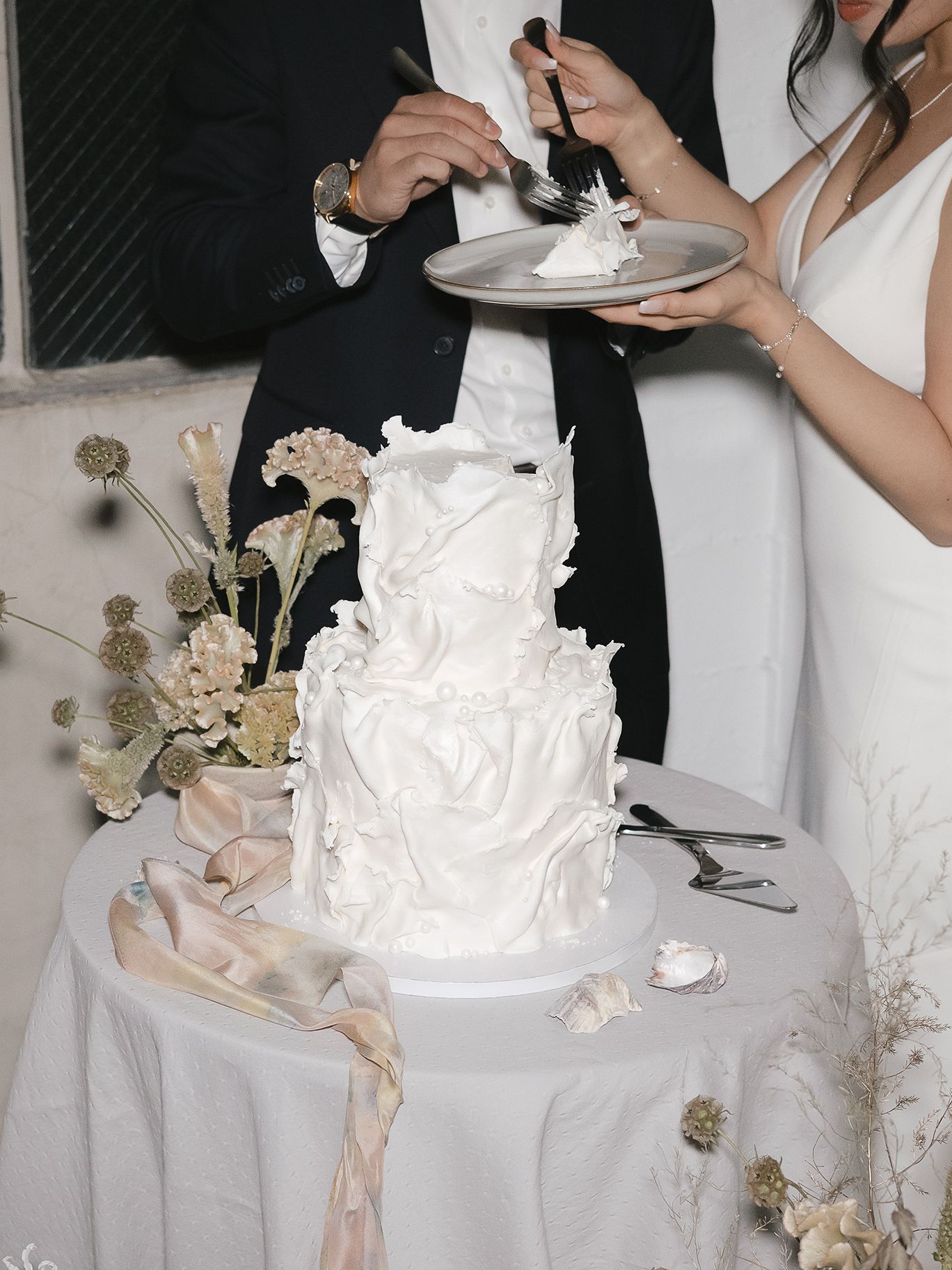 2025-11/ARQRAFT-OYSTER-STYLED-WEDDING-PHOTOSHOOT-SEATTLE-502.jpg