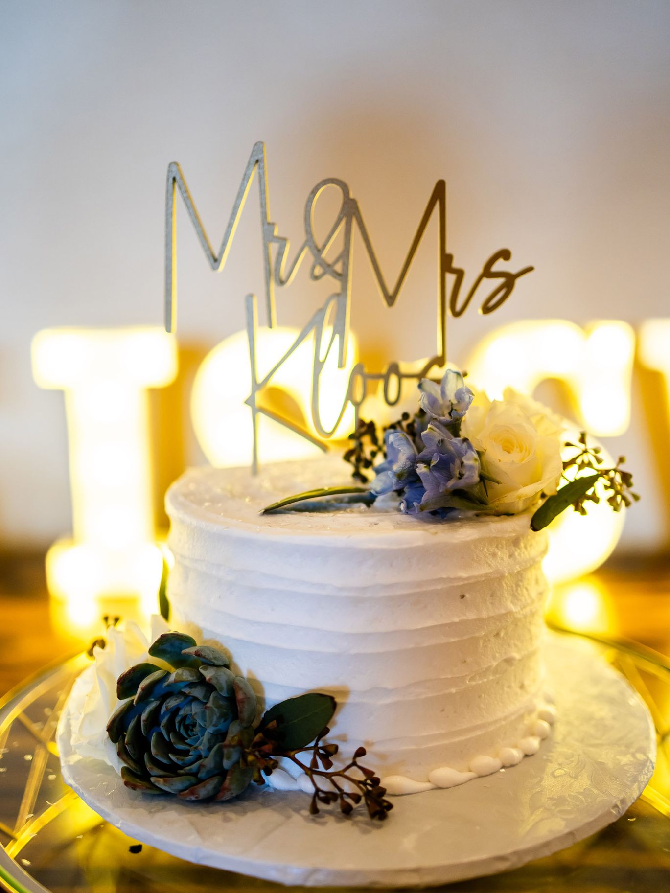 Kloos Wedding, AZB, Small Cake Couple's Name Topper