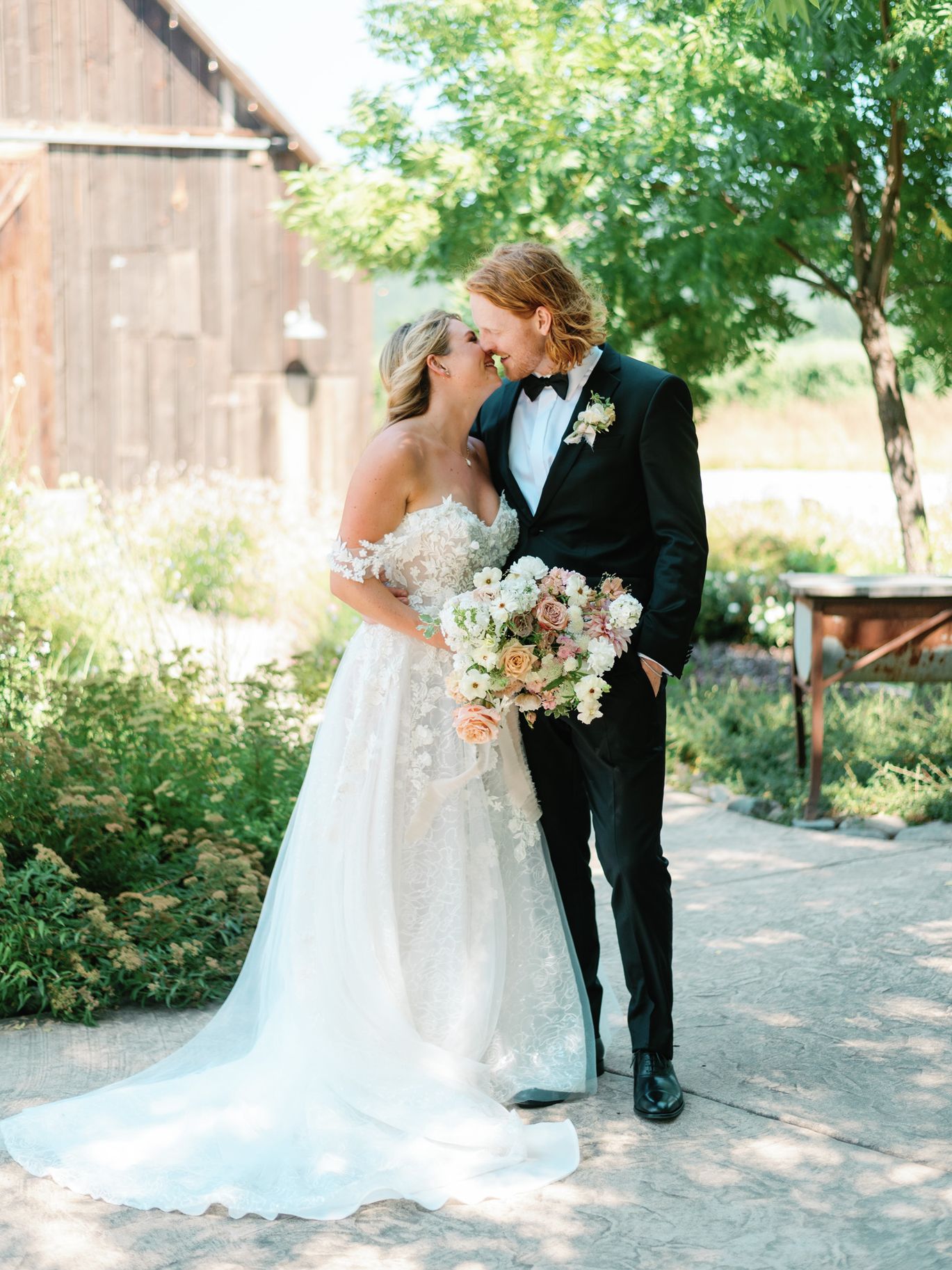 2023-10/Carlos-Hernandez-Photography-Jane-George-Wedding-White-Salmon-Washington-0122.jpg