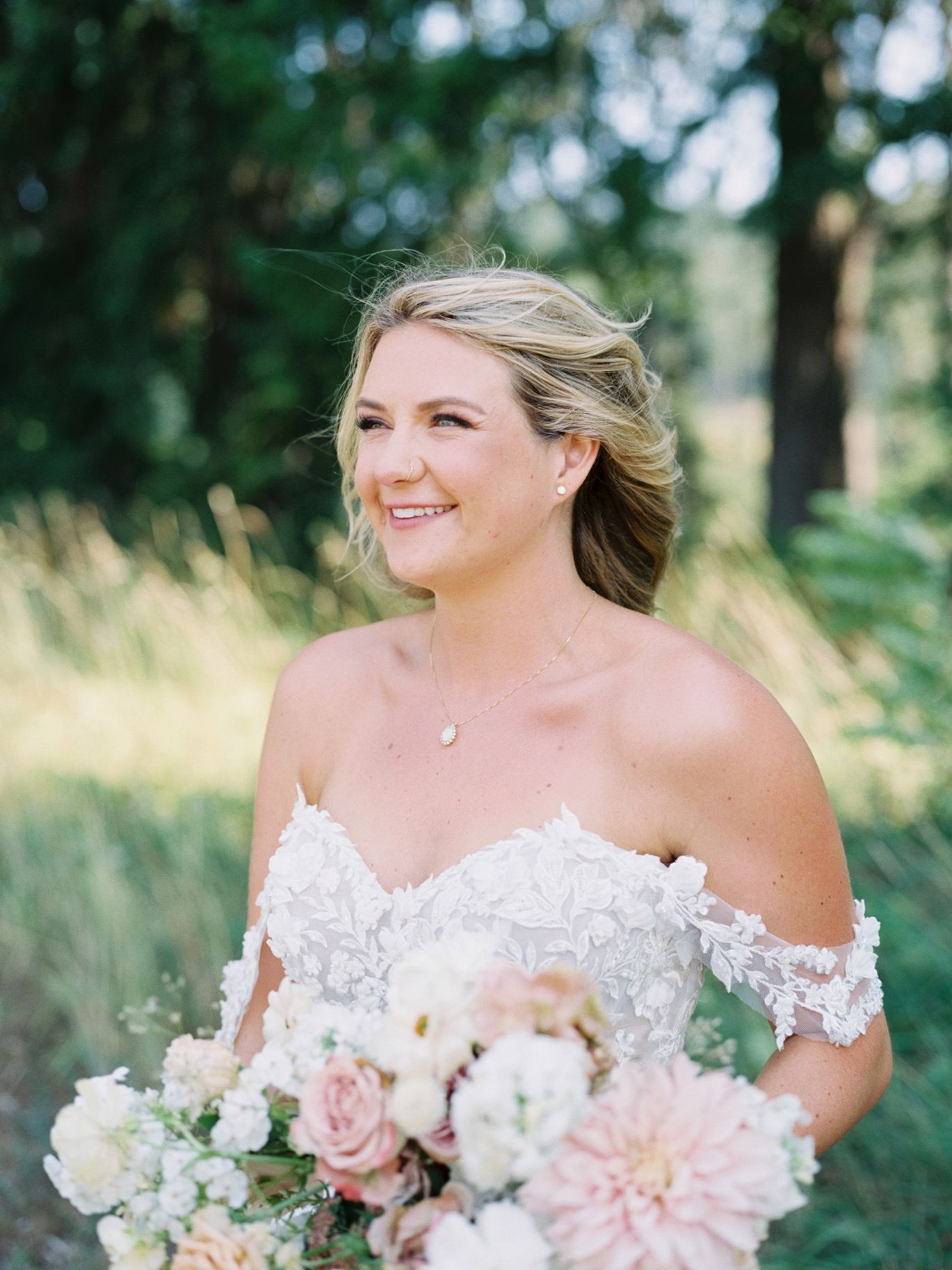 2023-10/Carlos-Hernandez-Photography-Jane-George-Wedding-White-Salmon-Washington-0196.jpg