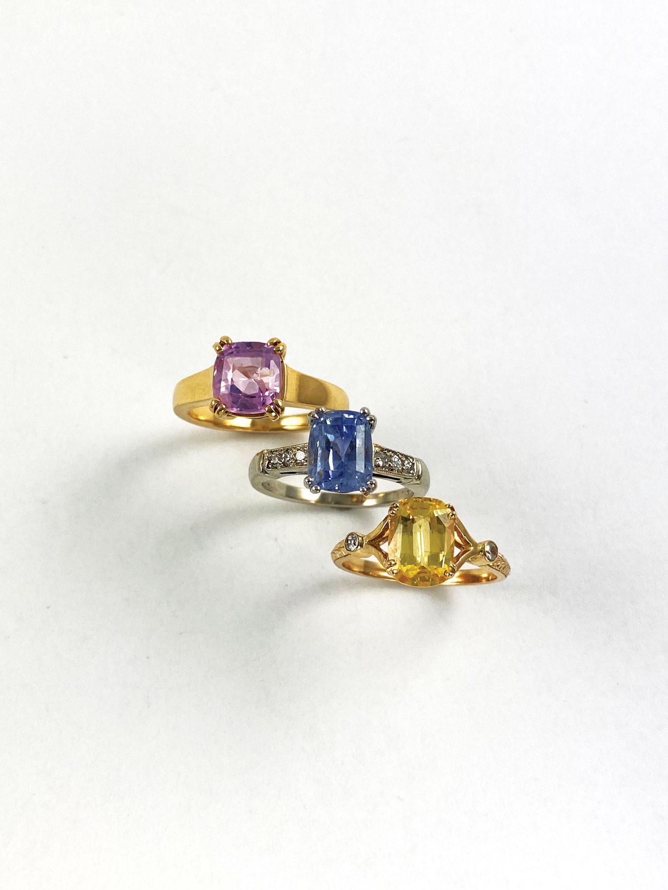 2023-11/Three sapphire rings_plain.jpg