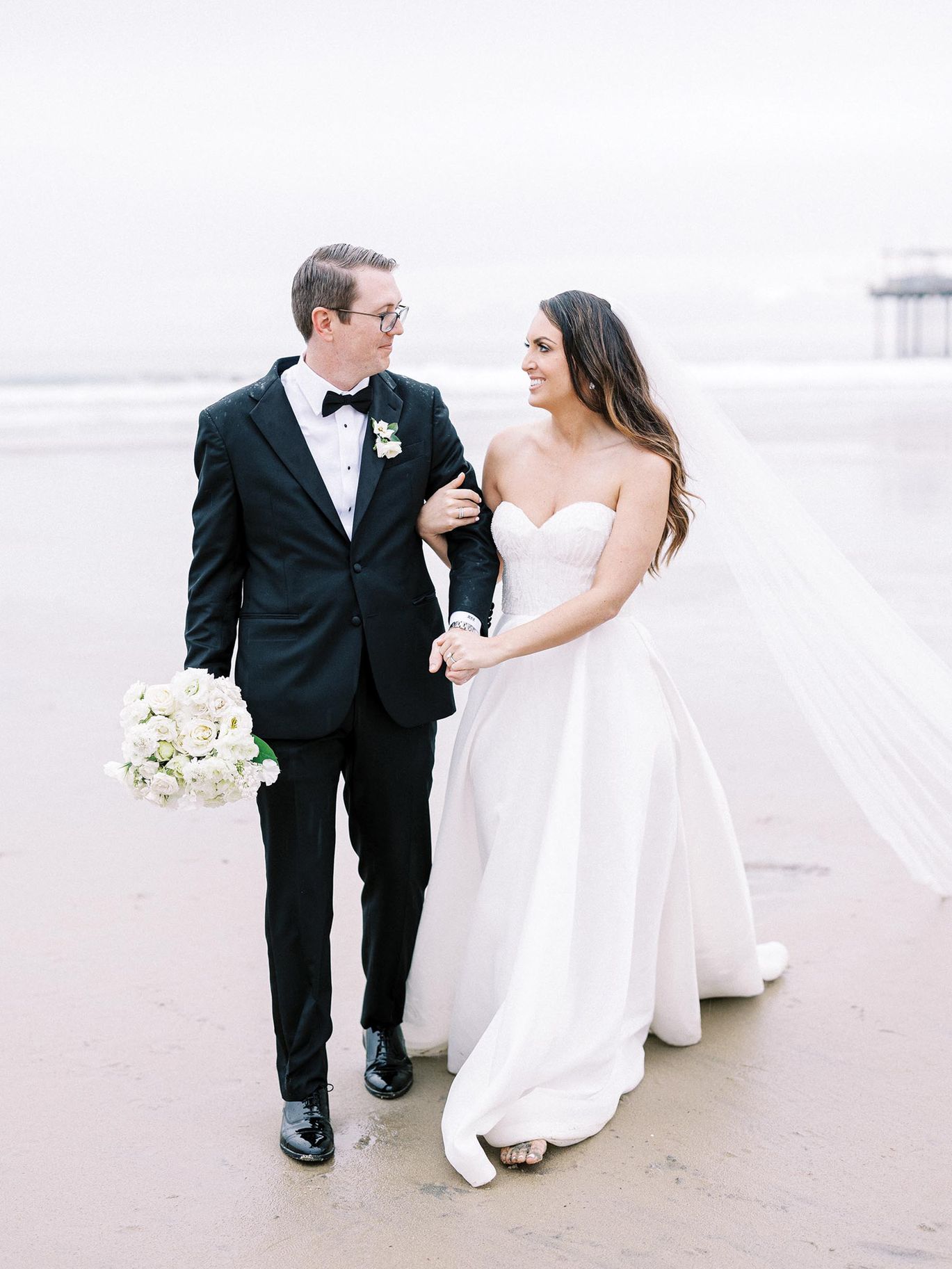 2023-12/ScrippsSeasideForumAllieLindseyPhotographyBride+GroomPortraits(198).jpg