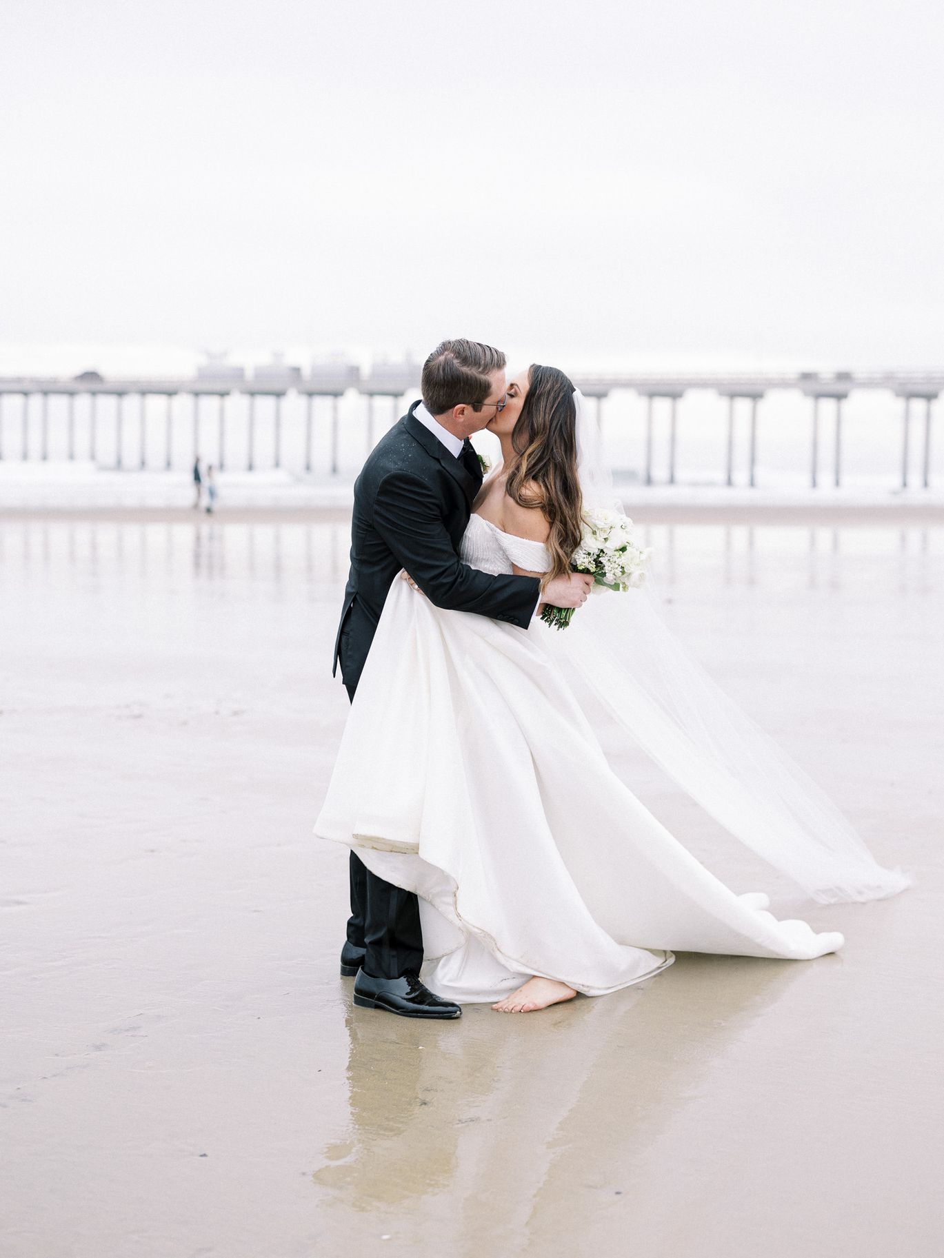 2023-12/ScrippsSeasideForumAllieLindseyPhotographyBride+GroomPortraits(179).jpg