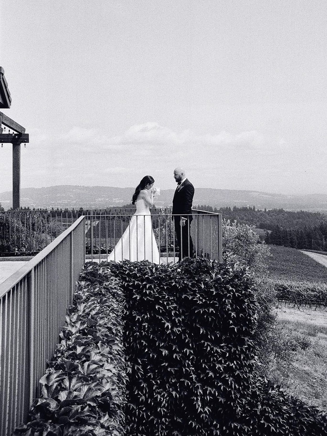 2024-01/black-walnut-vineyard-wedding-andrea-jon-film095.jpg