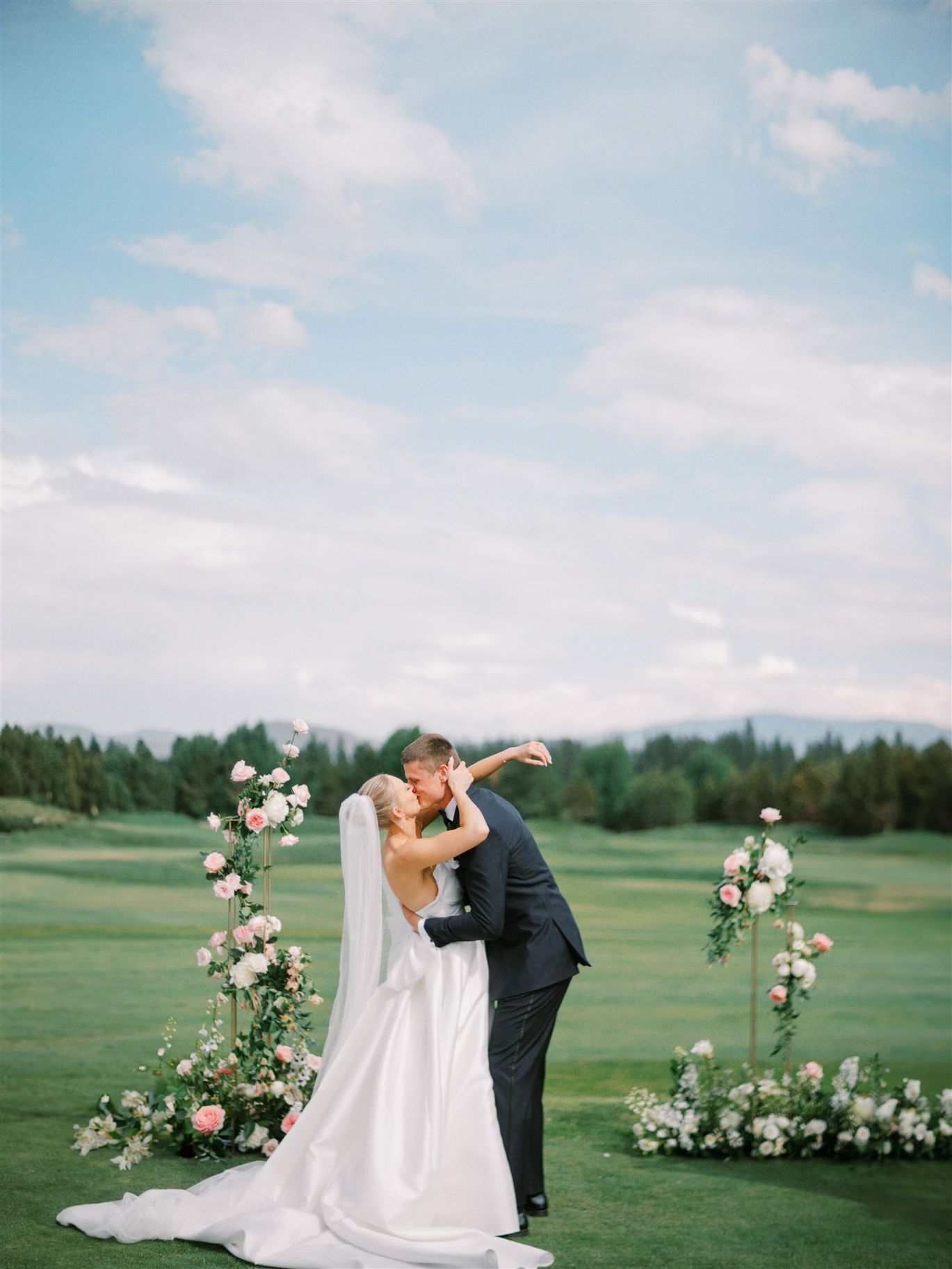 2024-01/RTFaith-Portland-Wedding-photographer0984.jpg