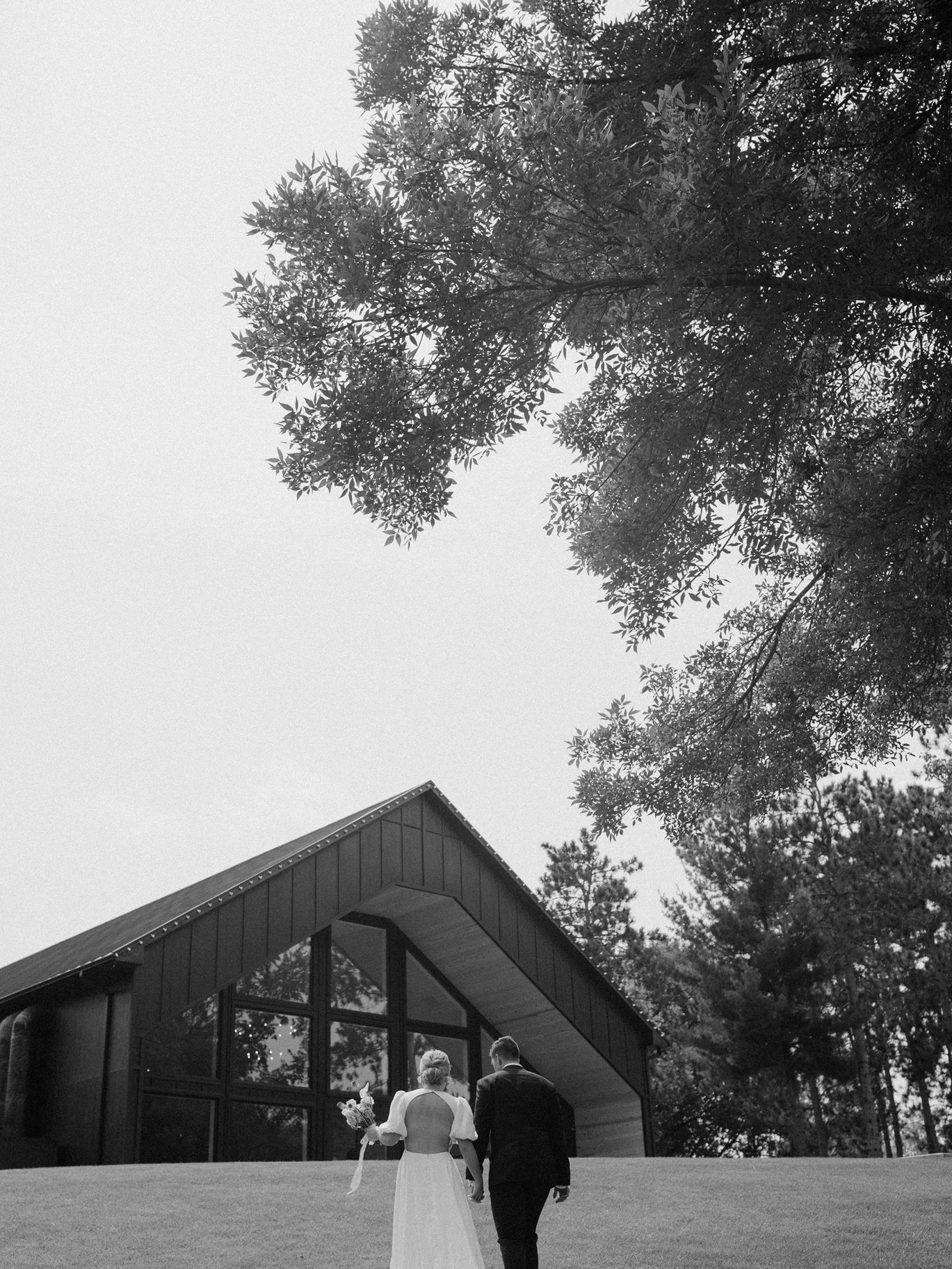 2024-04/1Mollie & Ryan C1-8423.jpg