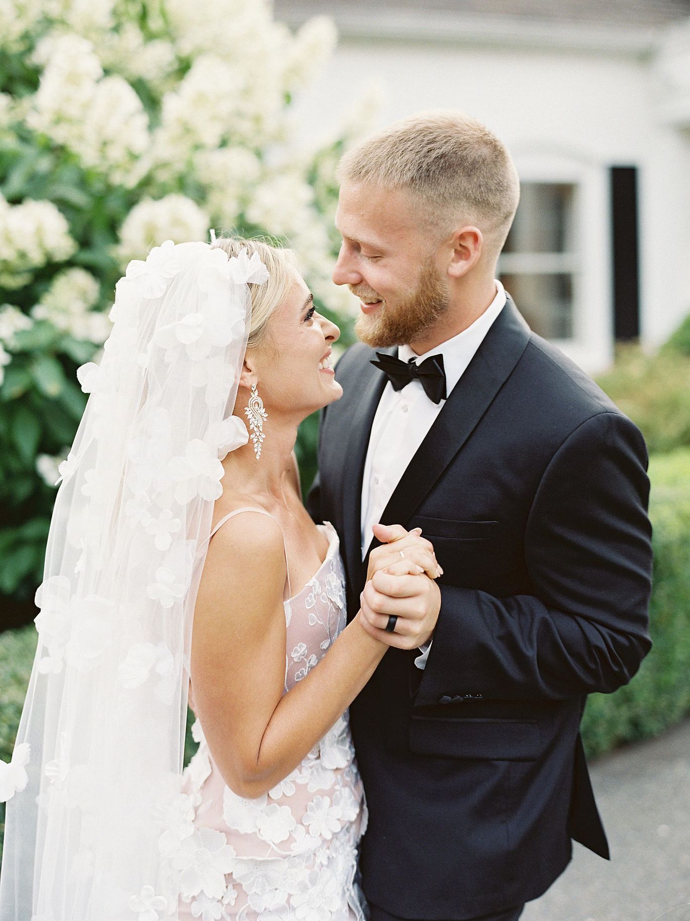 2024-11/fox-hollow-farms-wedding-photographer-jacqueline-benet_0098.jpg