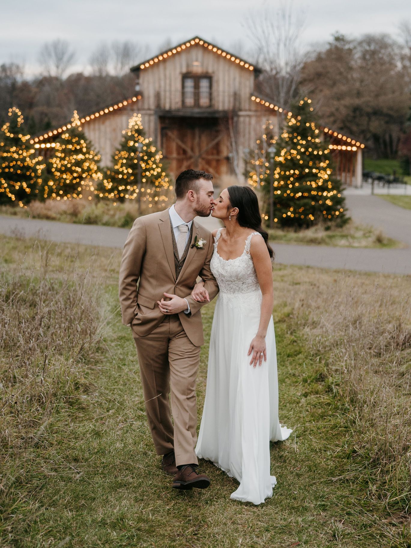 2024-11/Maddie+Aaron_CreeksideWedding_TonyaHjortPhotography-515.jpg