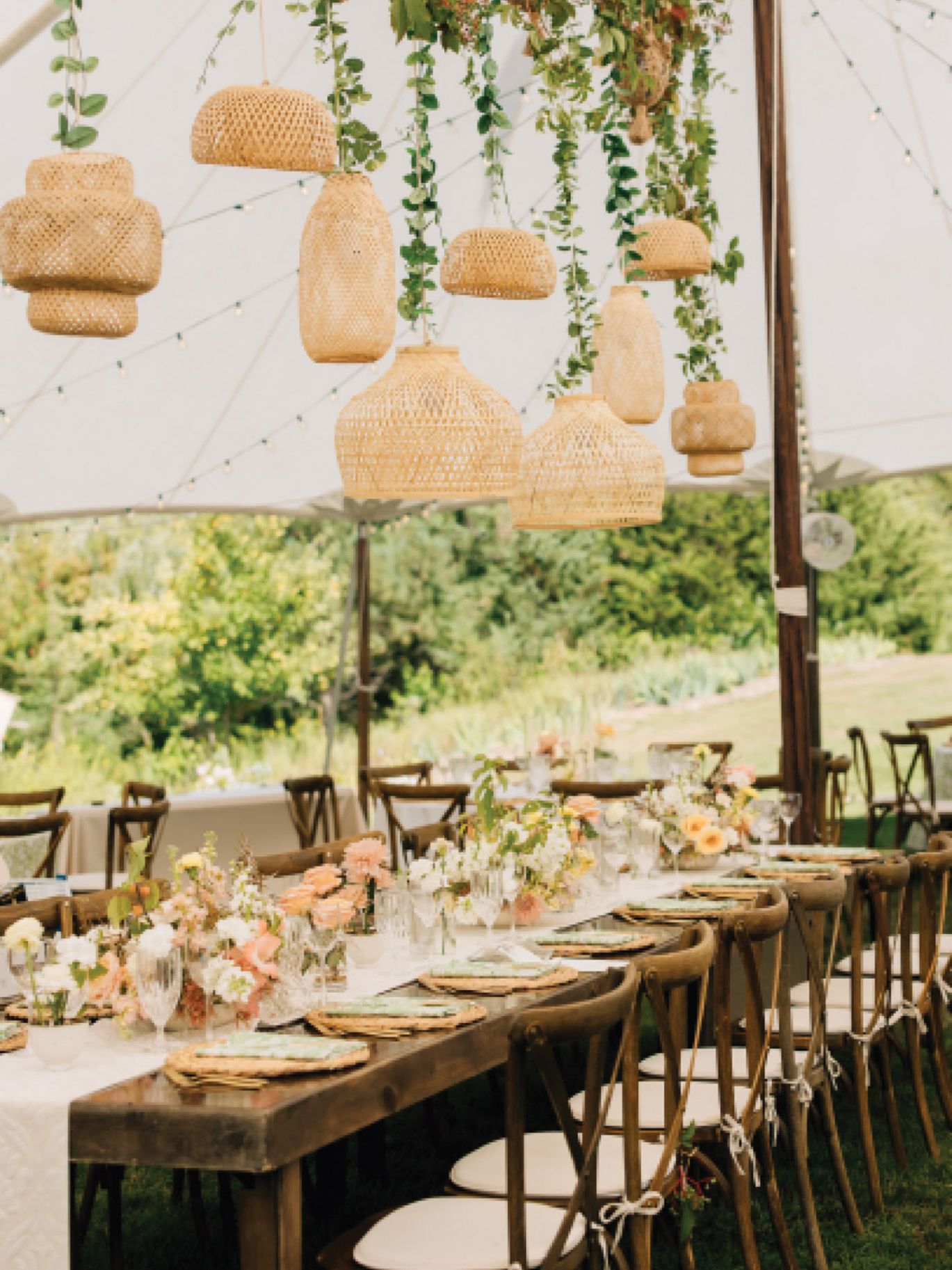 2024-12/1alexandra-robyn-photo-style-me-pretty-wedding-summer-garden-party-tent_0184.jpg