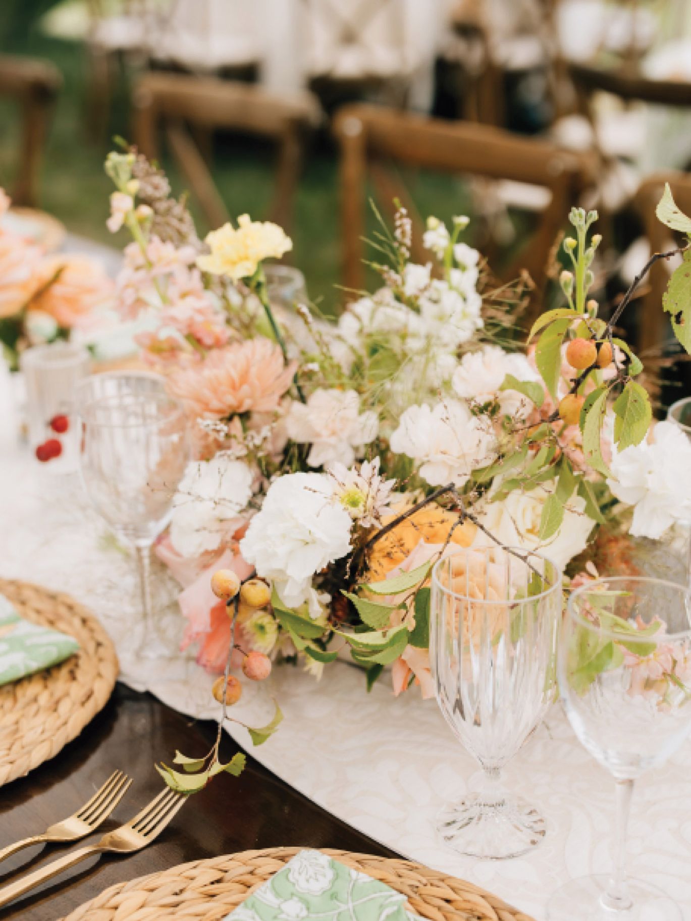 2024-12/alexandra-robyn-photo-style-me-pretty-wedding-summer-garden-party-tent_0177.jpg