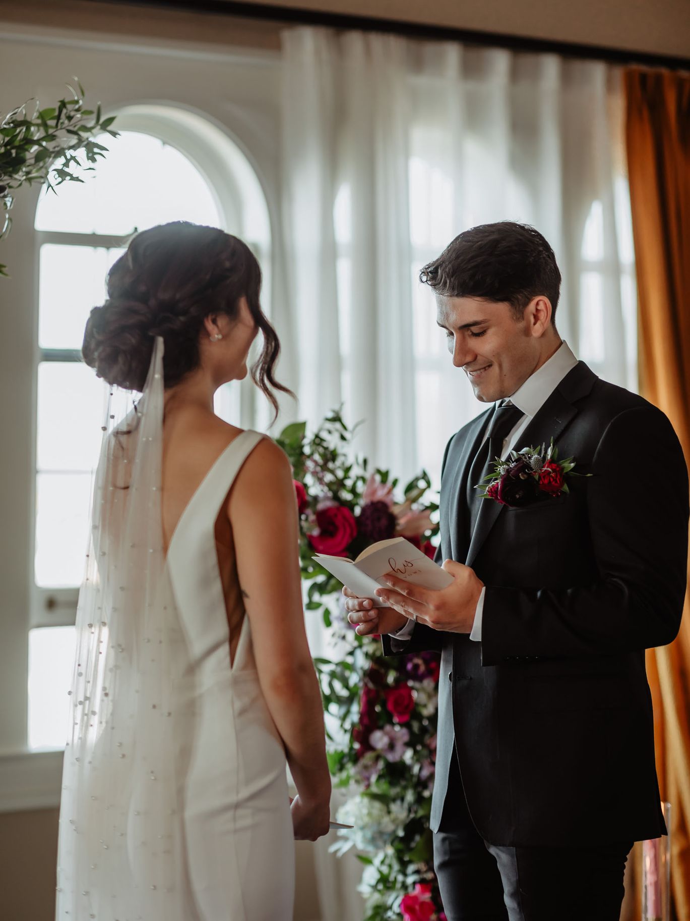 2025-01/the-muse-whiskey-bar-wedding-154.jpg