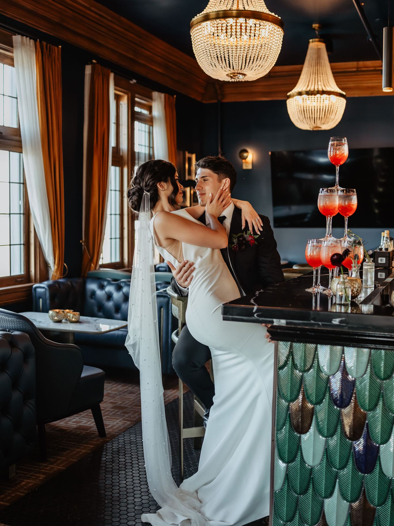 2025-01/the-muse-whiskey-bar-wedding-361.jpg