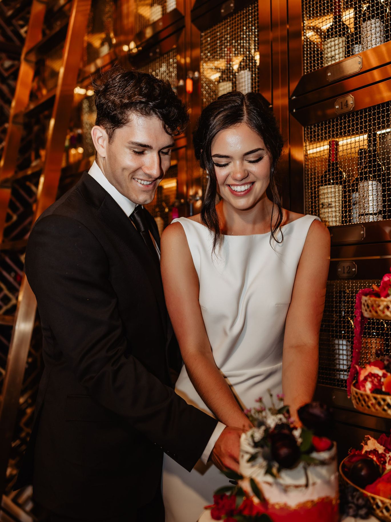 2025-01/the-muse-whiskey-bar-wedding-913.jpg