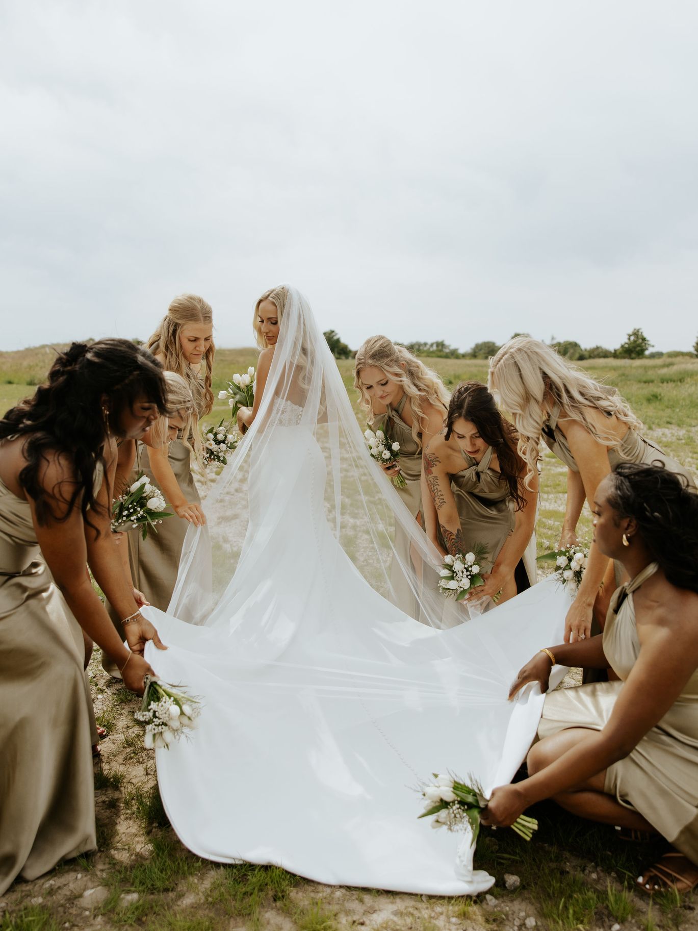 2025-02/Mo+MadisonBarry-AViewWestShoresWedding-WaterlooNebraskaPhotographer-140.jpg