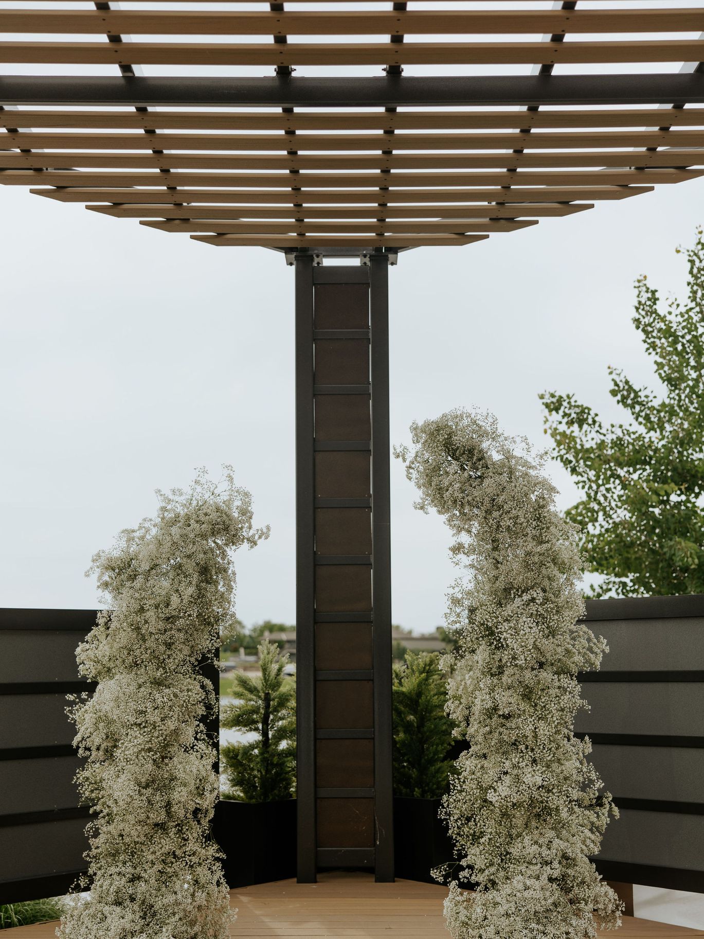 2025-02/Mo+MadisonBarry-AViewWestShoresWedding-WaterlooNebraskaPhotographer-165.jpg