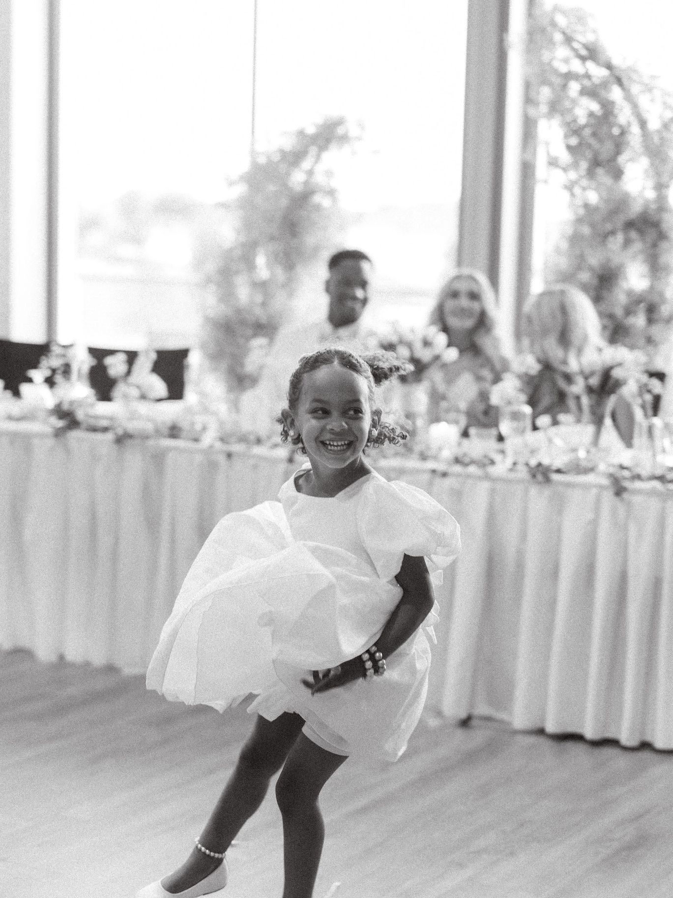 2025-02/Mo+MadisonBarry-AViewWestShoresWedding-WaterlooNebraskaPhotographer-378.jpg