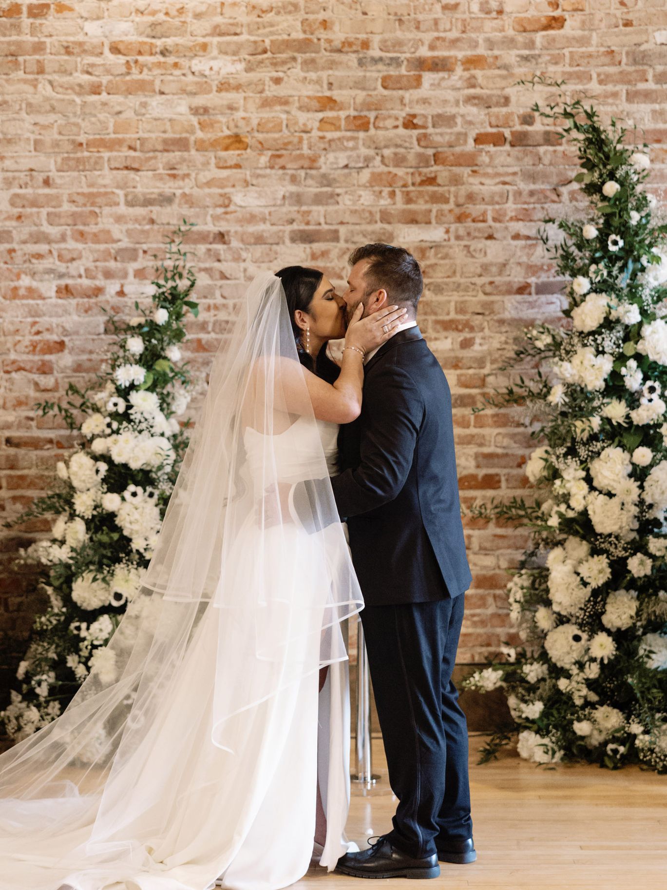 2025-03/ModernWeddingattheLiederkranzandBoulderFlatts-Janzens-GrandIslandWeddingPhotographer-301.jpg
