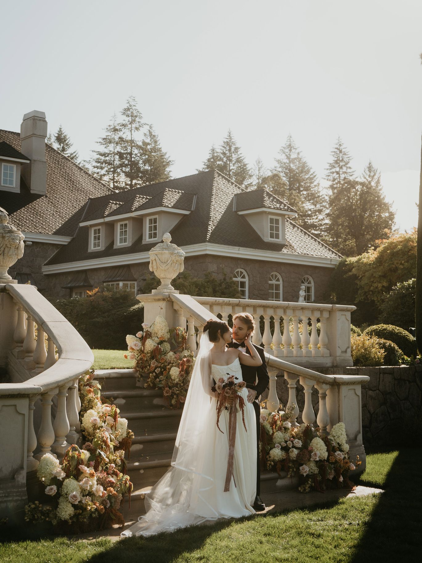 2025-07/chateau-de-michellia-wedding-natalie-bradley-2.jpg