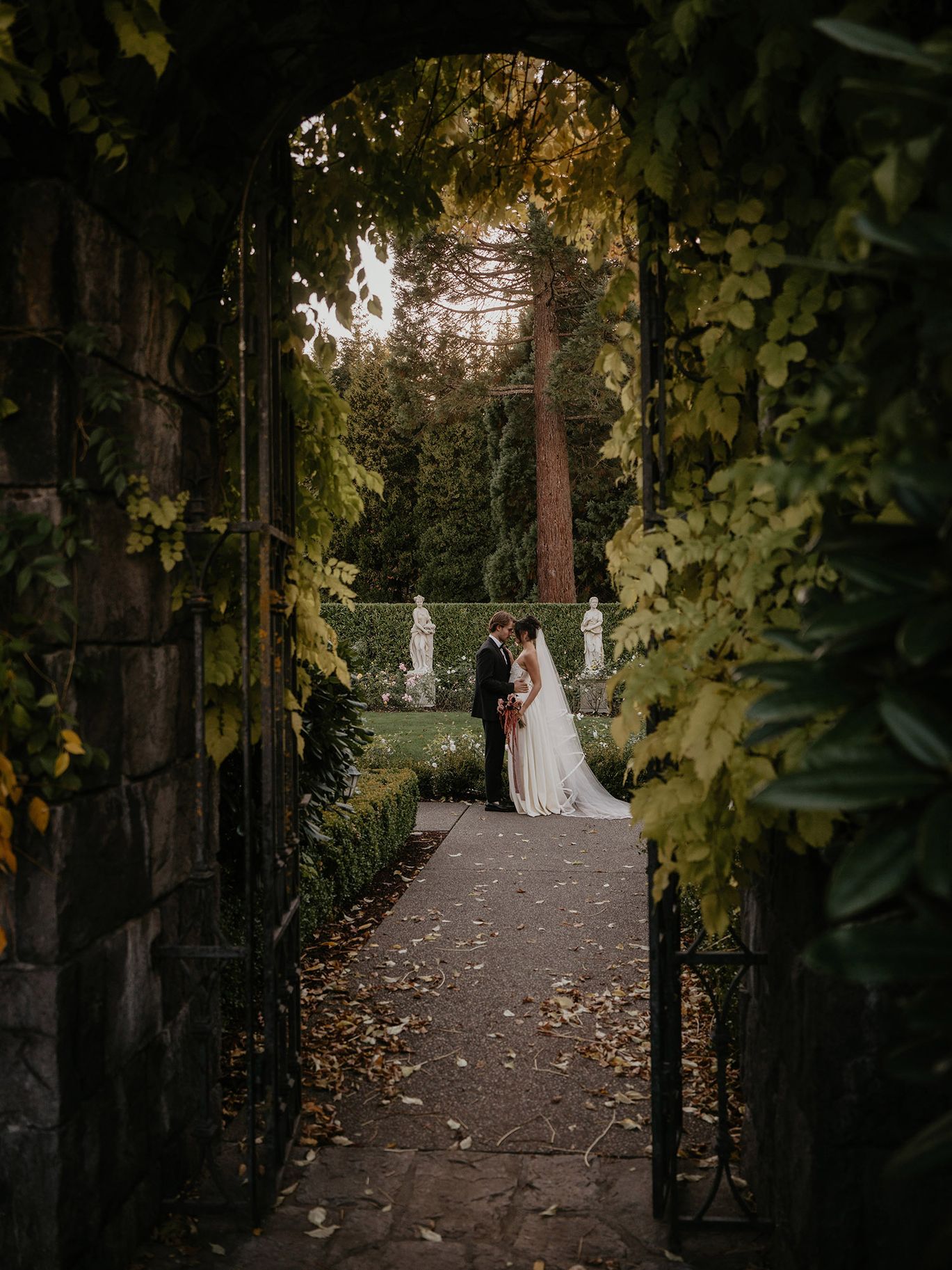 2025-07/chateau-de-michellia-wedding-natalie-bradley-164.jpg