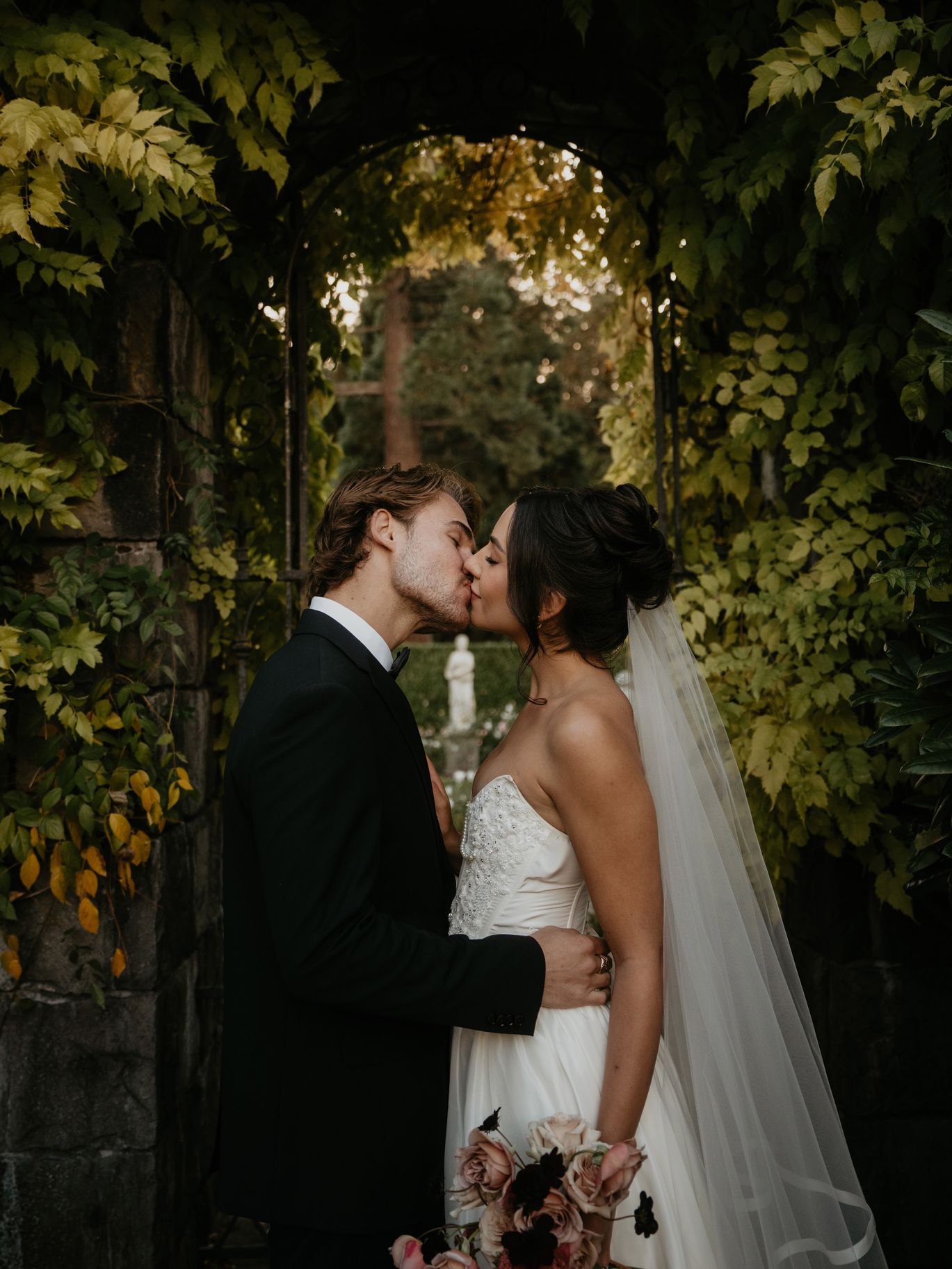 2025-07/chateau-de-michellia-wedding-natalie-bradley-177.jpg