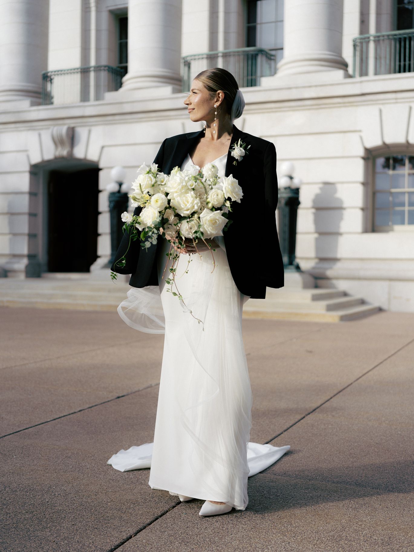 2025-09/2411-sara-guthrie-winsconsin-tinsmith-wedding-236.jpg