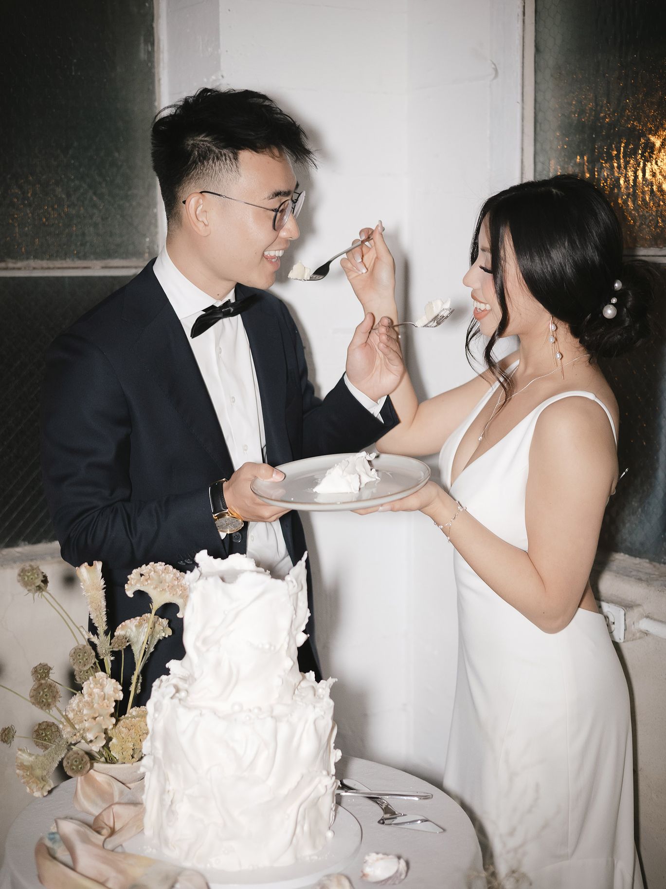 2025-09/OYSTER-STYLED-WEDDING-PHOTOSHOOT-SEATTLE-500.jpg