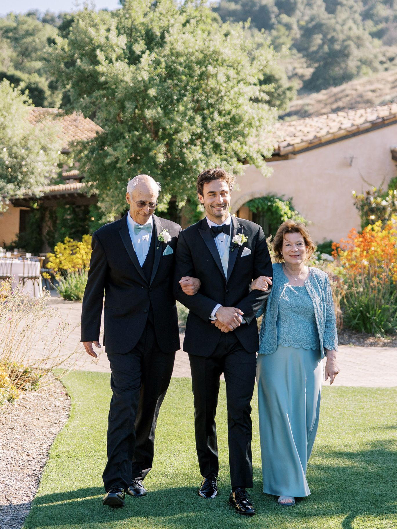 2025-10/Ian_Jean_Wedding_698.jpg