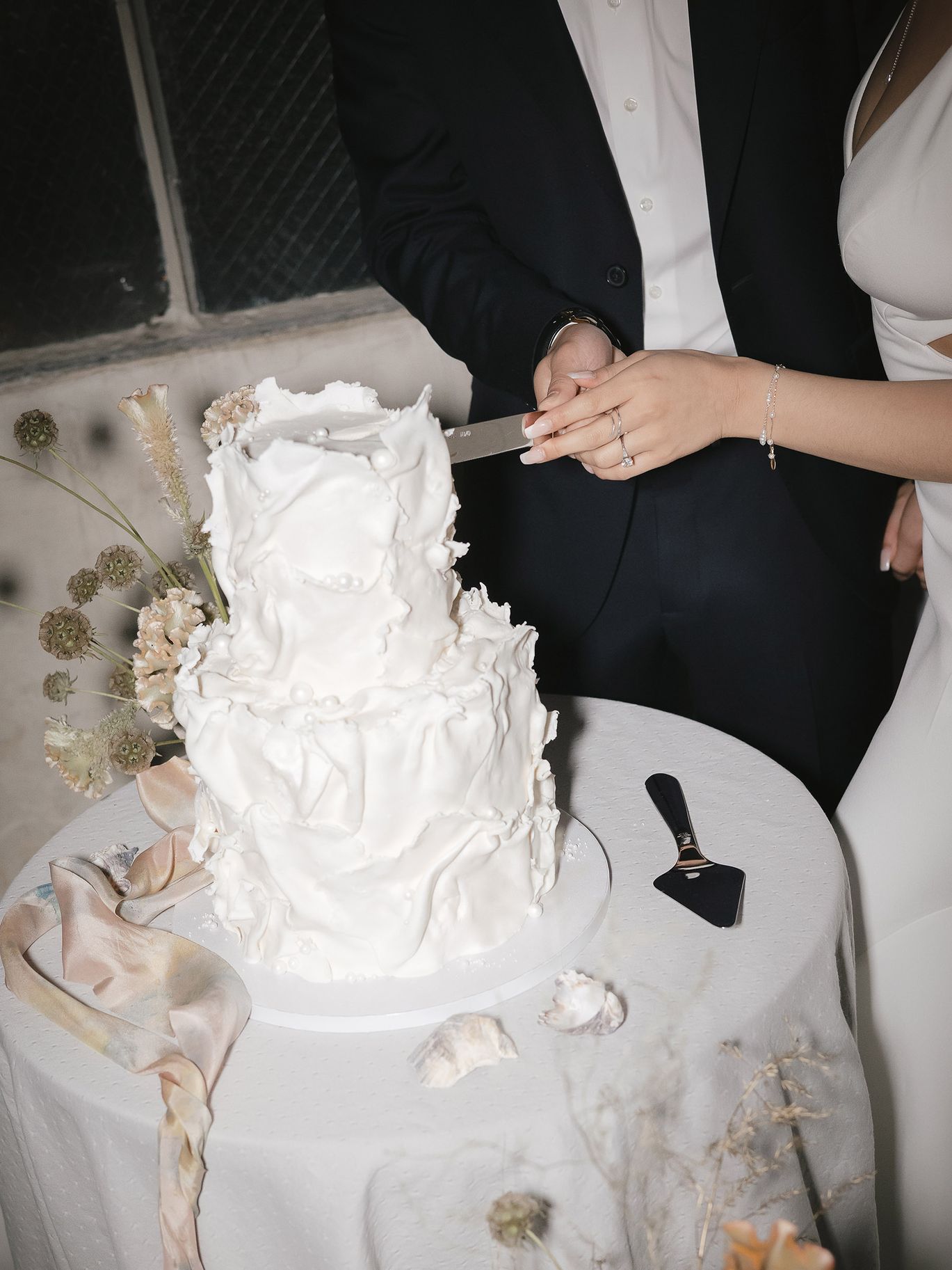 2025-11/ARQRAFT-OYSTER-STYLED-WEDDING-PHOTOSHOOT-SEATTLE-497.jpg