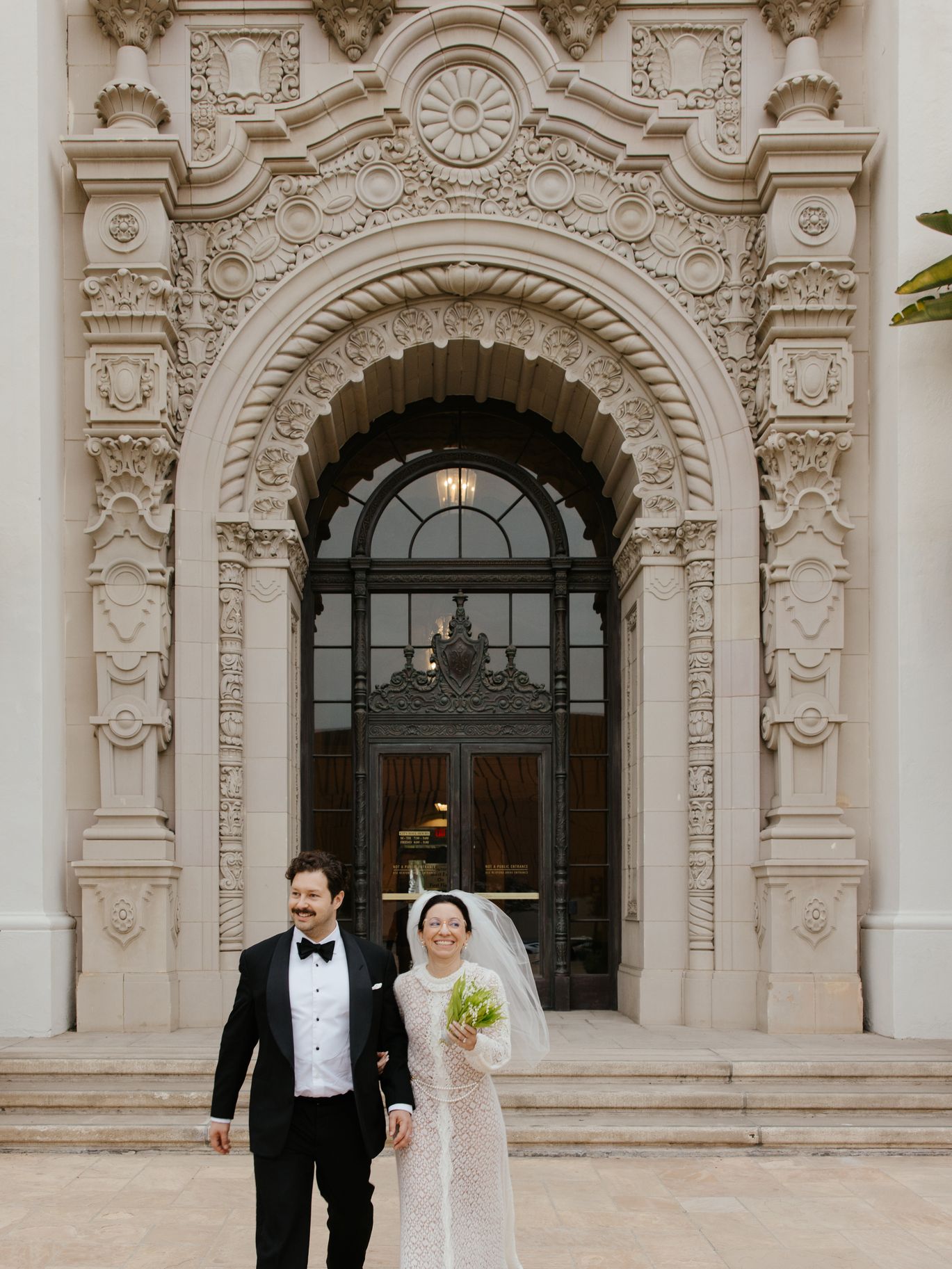 2025-11/138malikaandwesley--hanna-walkowaik-photog-beverlyhills-cityhall.jpg